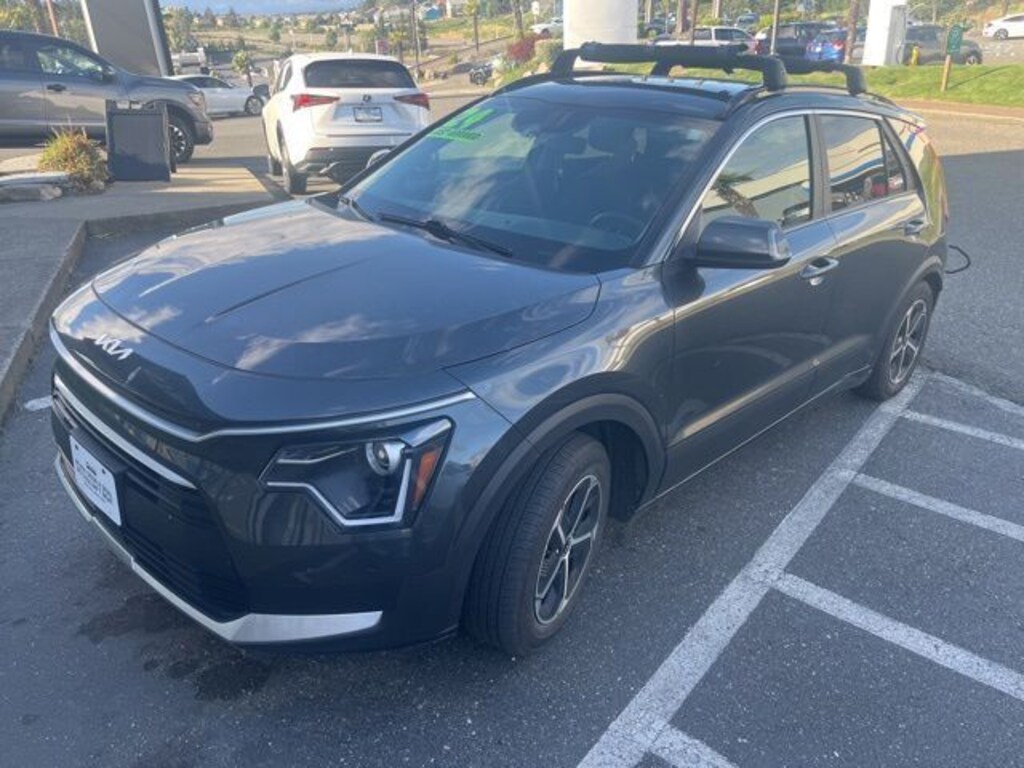 Used 2024 Kia Niro EX SUV