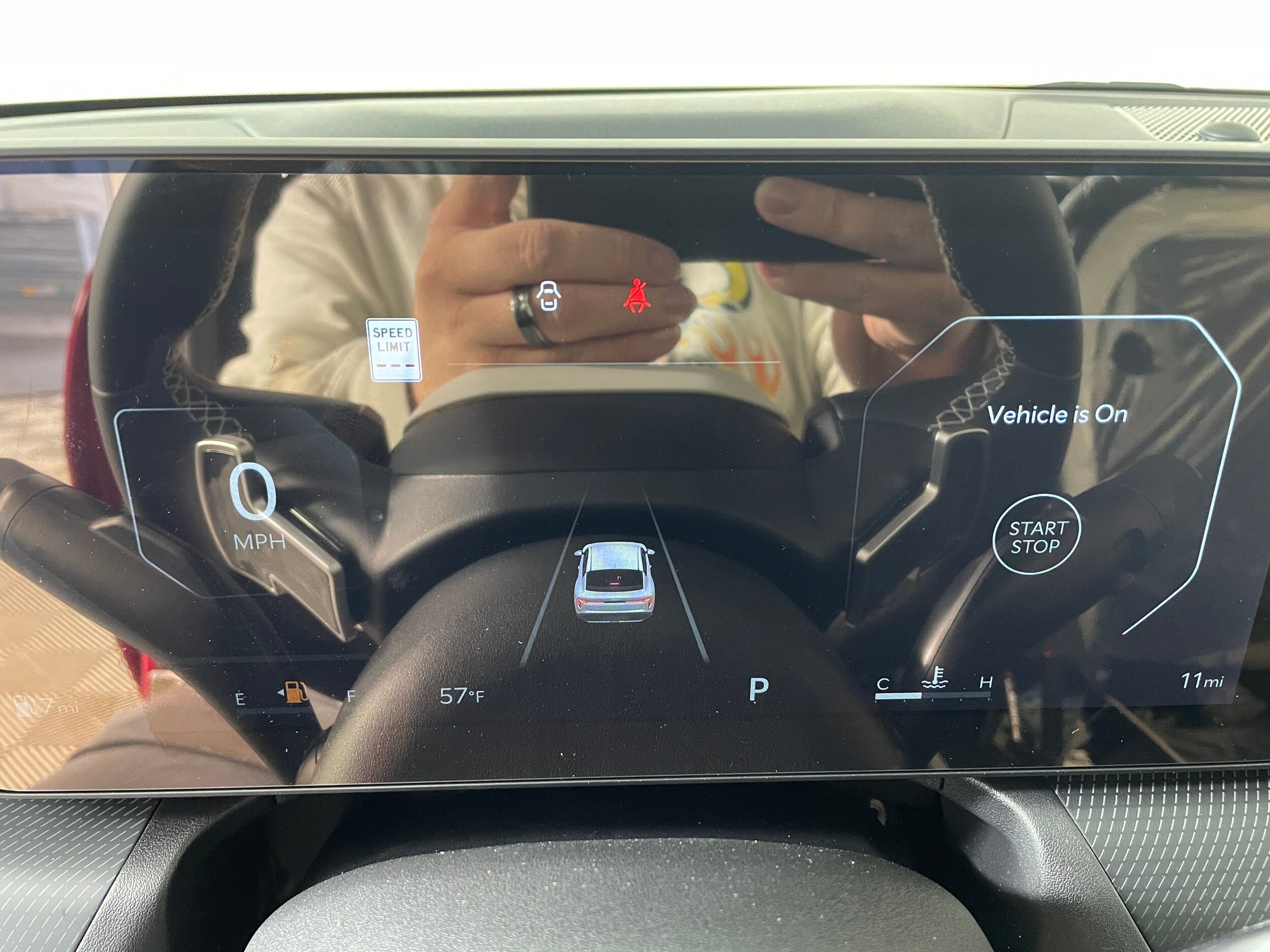 2025 Kia K4 GT-Line photo 3