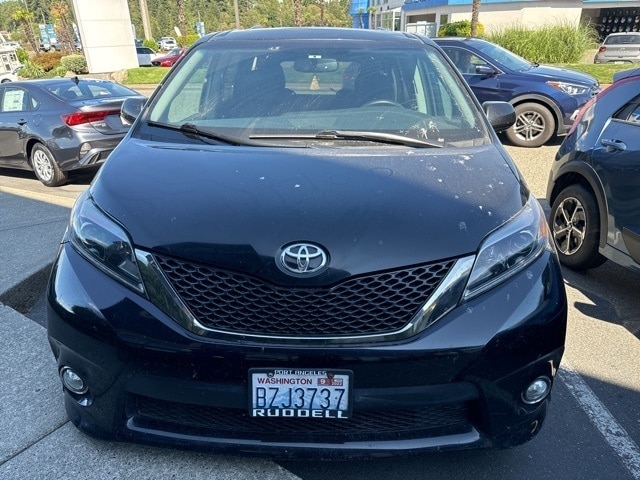 Used 2017 Toyota Sienna SE with VIN 5TDXZ3DC1HS870973 for sale in Bremerton, WA