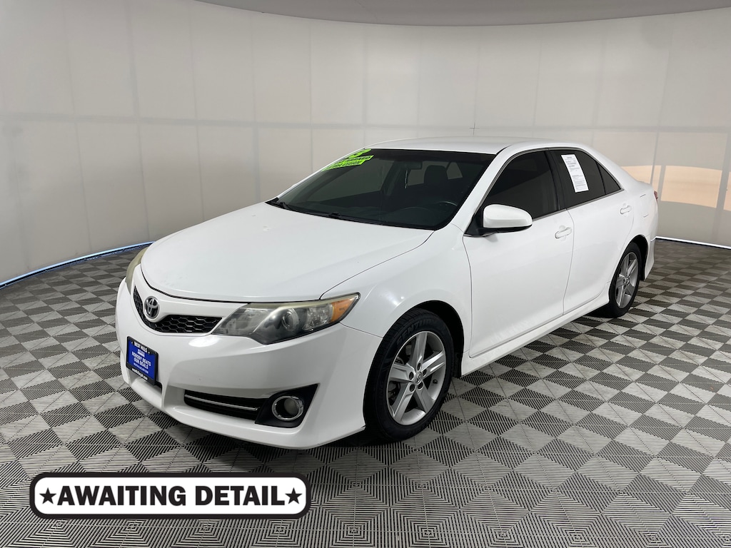 Used 2013 Toyota Camry SE Sedan