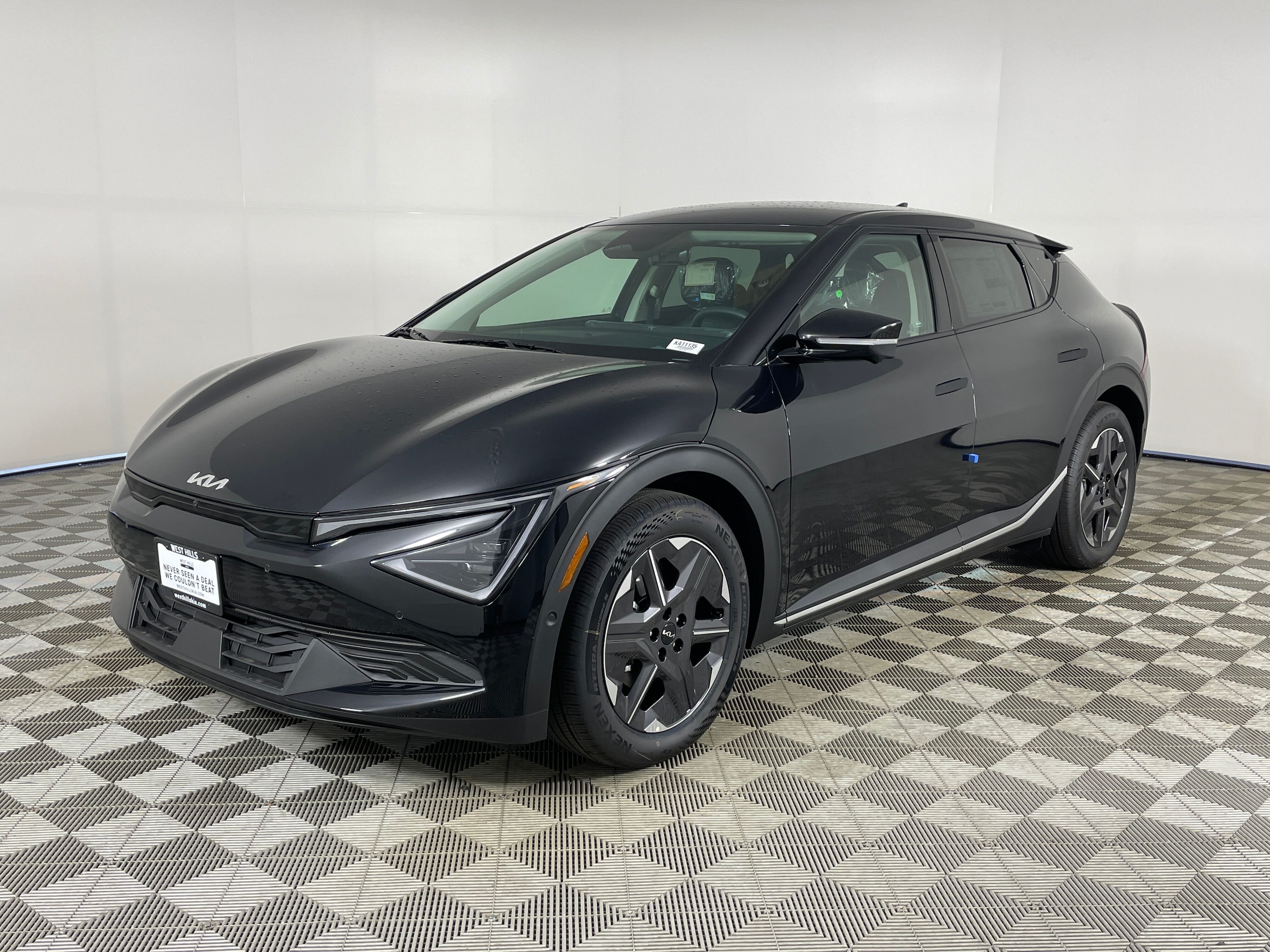 2025 Kia EV6 Light L/R's photo