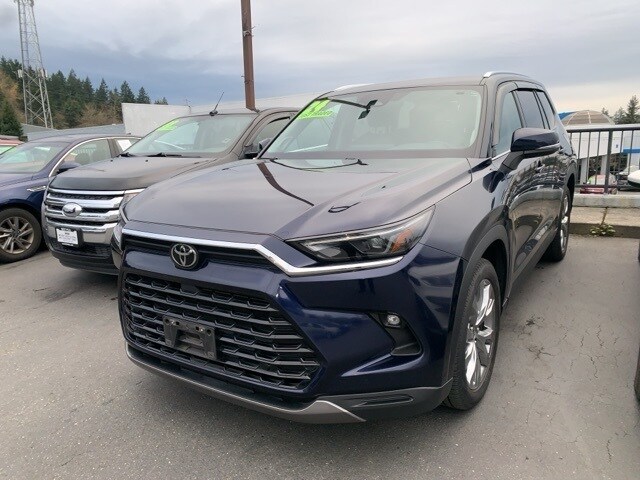 2024 Toyota Highlander Hybrid Limited photo 2
