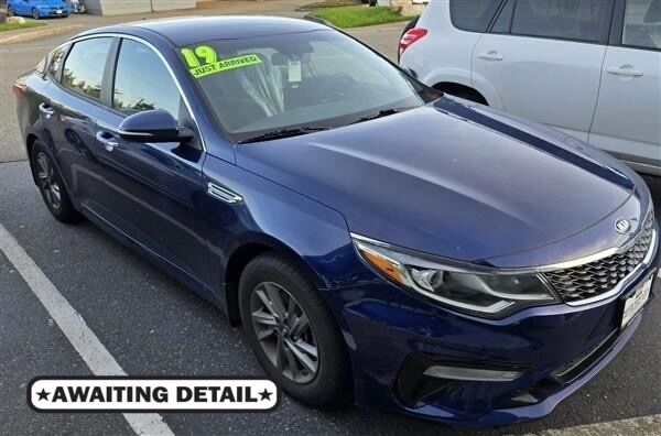 2019 Kia Optima LX's photo