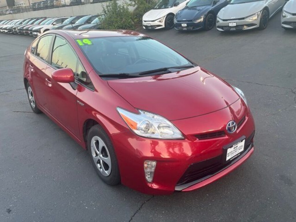 Used 2014 Toyota Prius Five Hatchback