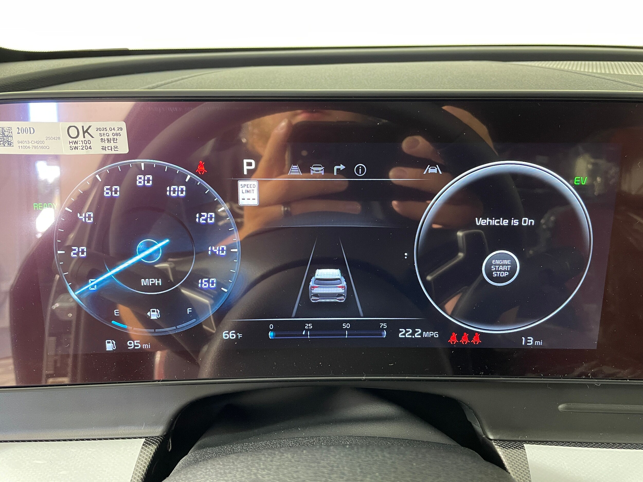 2025 Kia Sportage Hybrid photo 2