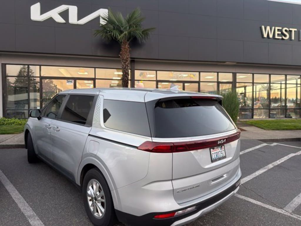 Certified 2022 Kia Carnival LX MPV