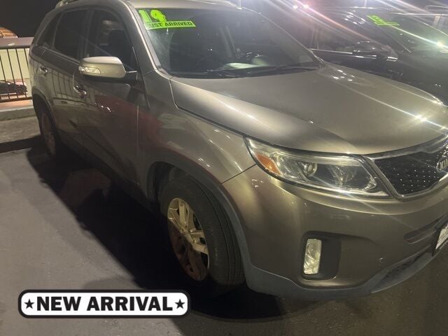 2014 Kia Sorento LX's photo