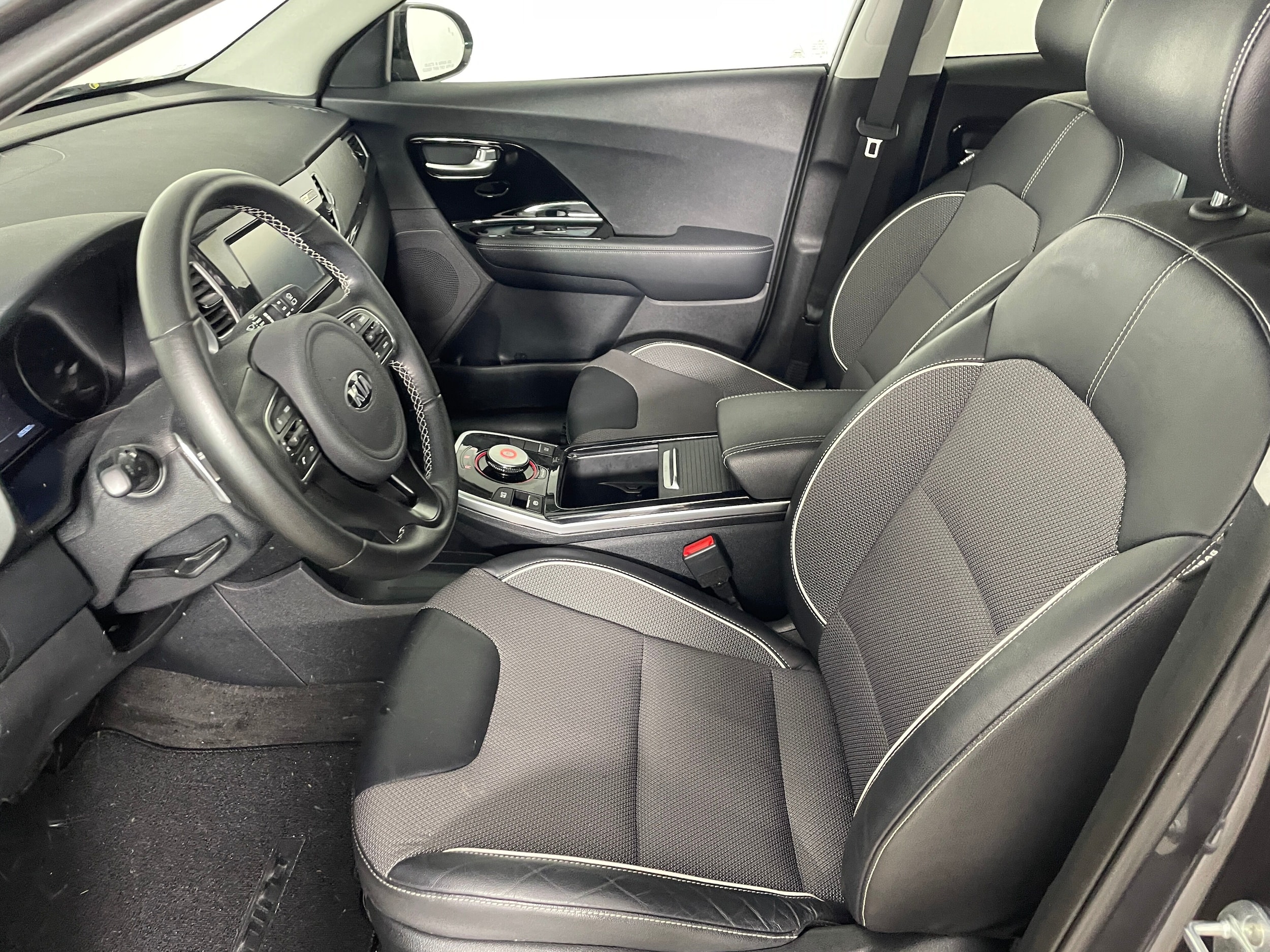 Used 2019 Kia Niro EX with VIN KNDCC3LG1K5023730 for sale in Bremerton, WA