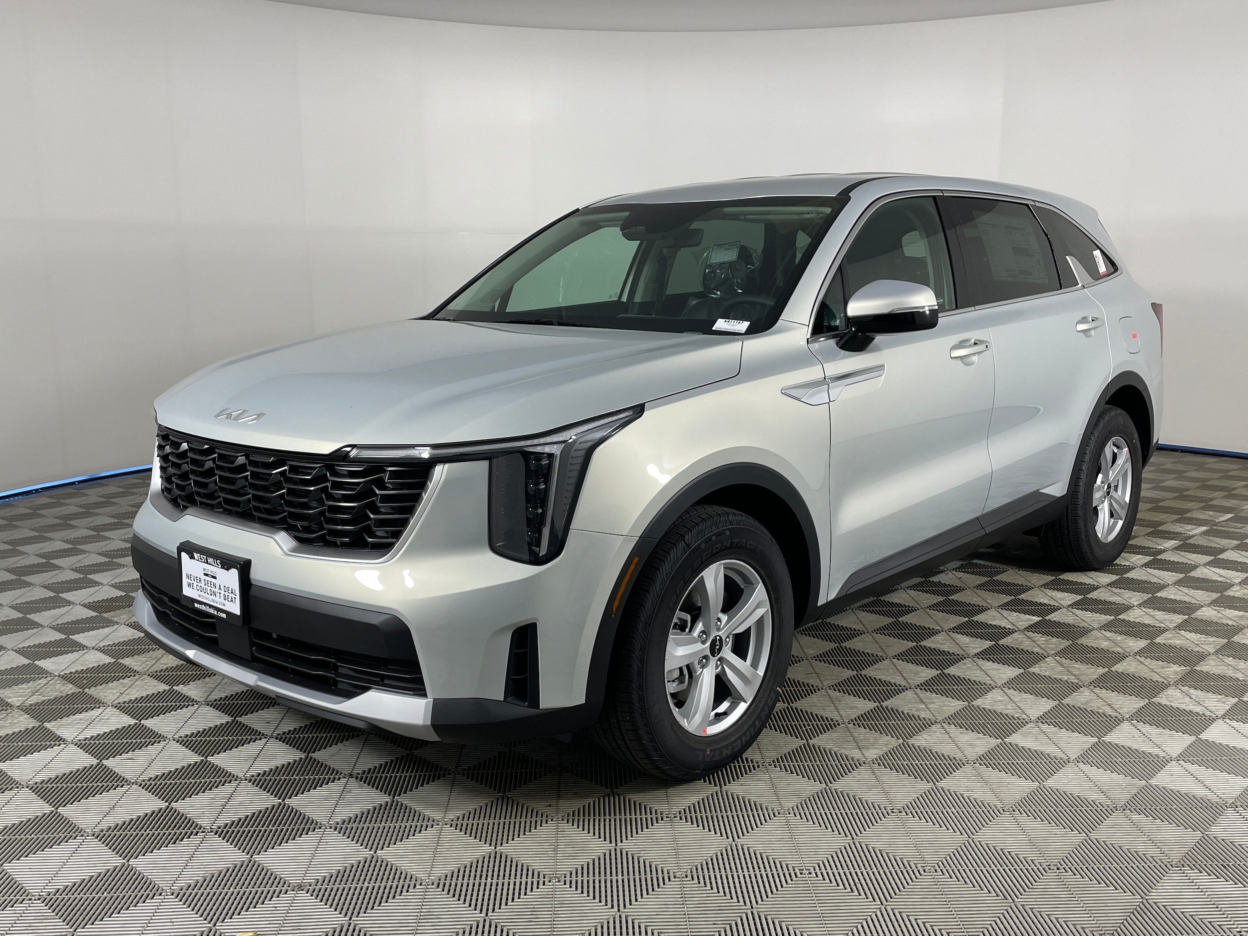 2026 Kia Sorento LX's photo