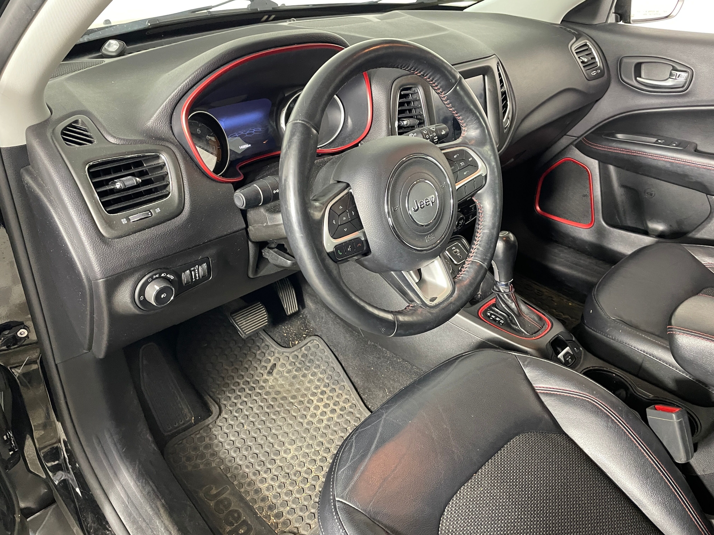 2017 Jeep New Compass Trailhawk photo 3