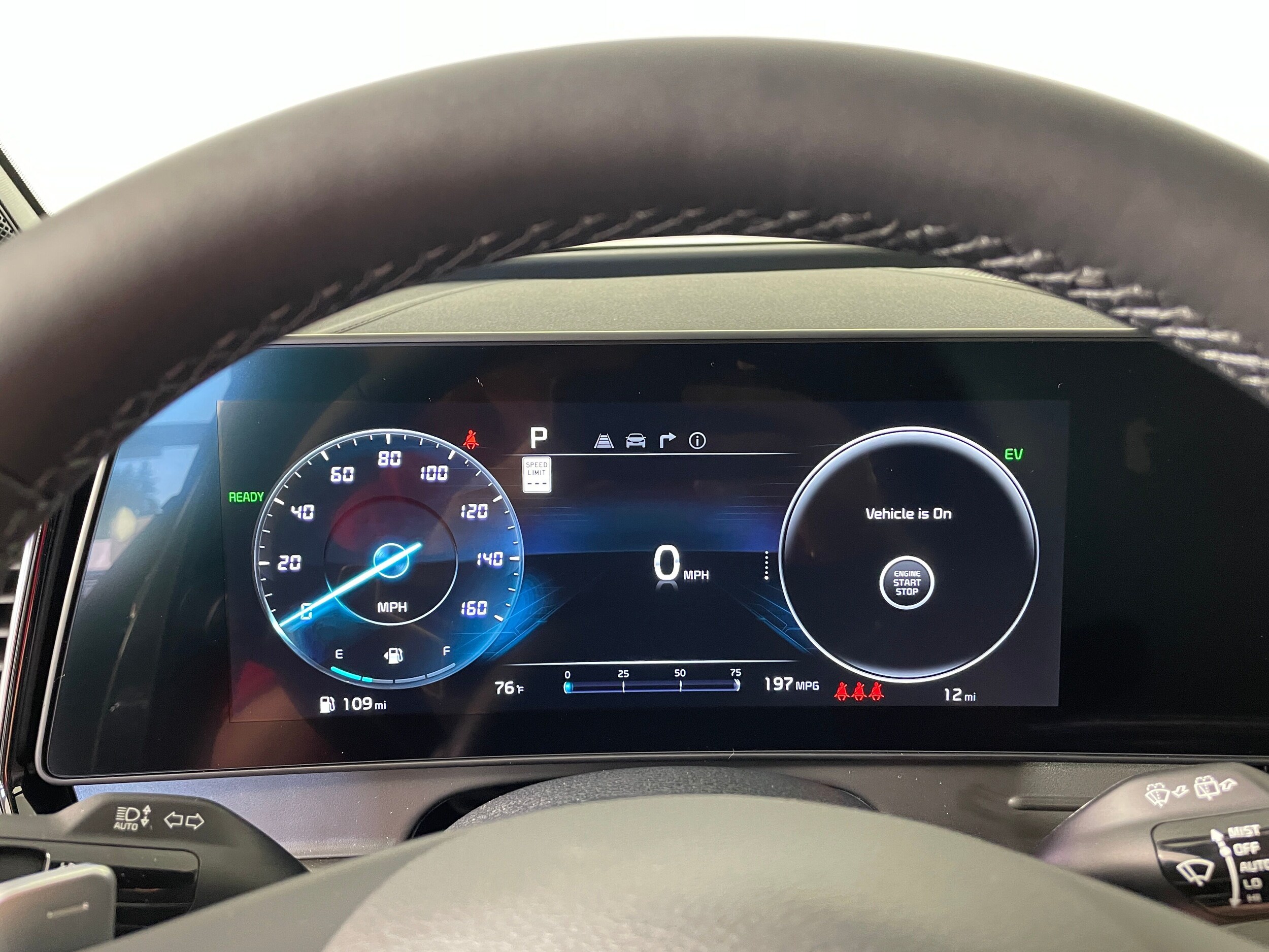 2025 Kia Sportage Plug-In Hybrid X-Line Prestige photo 3