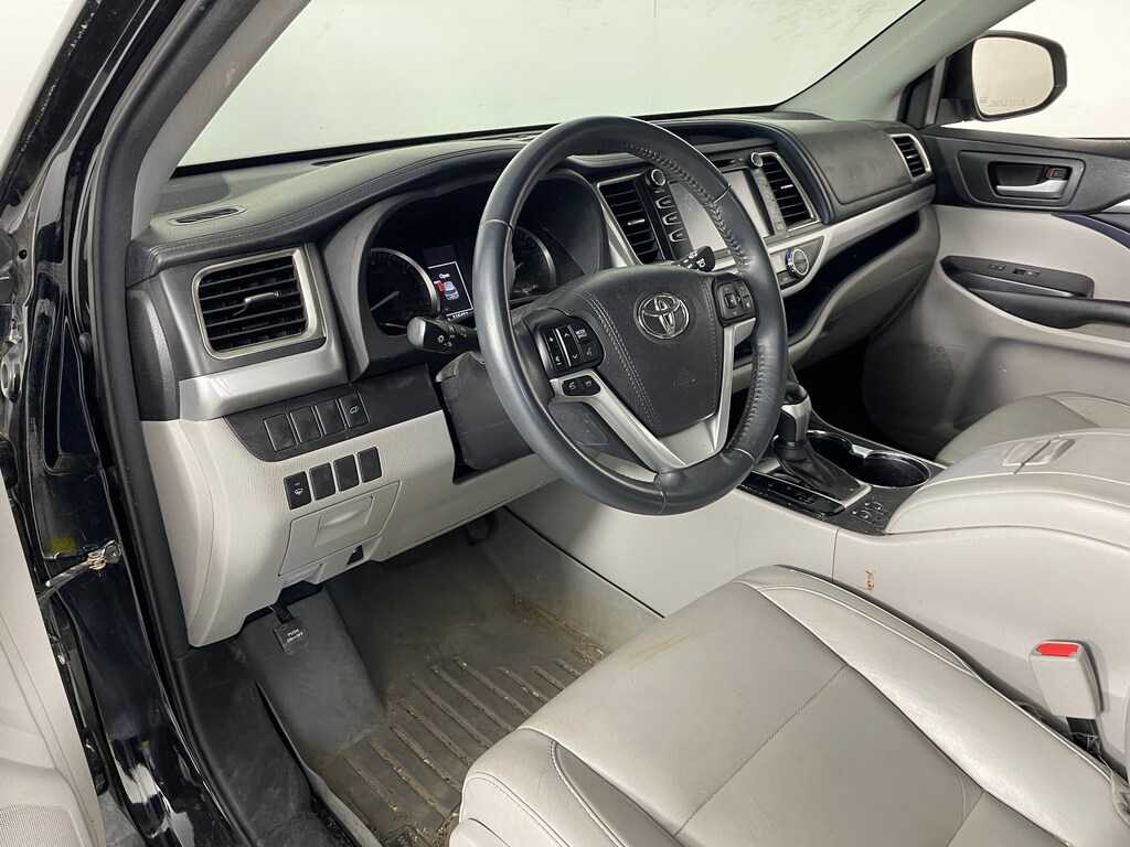 Used 2016 Toyota Highlander XLE V6 SUV