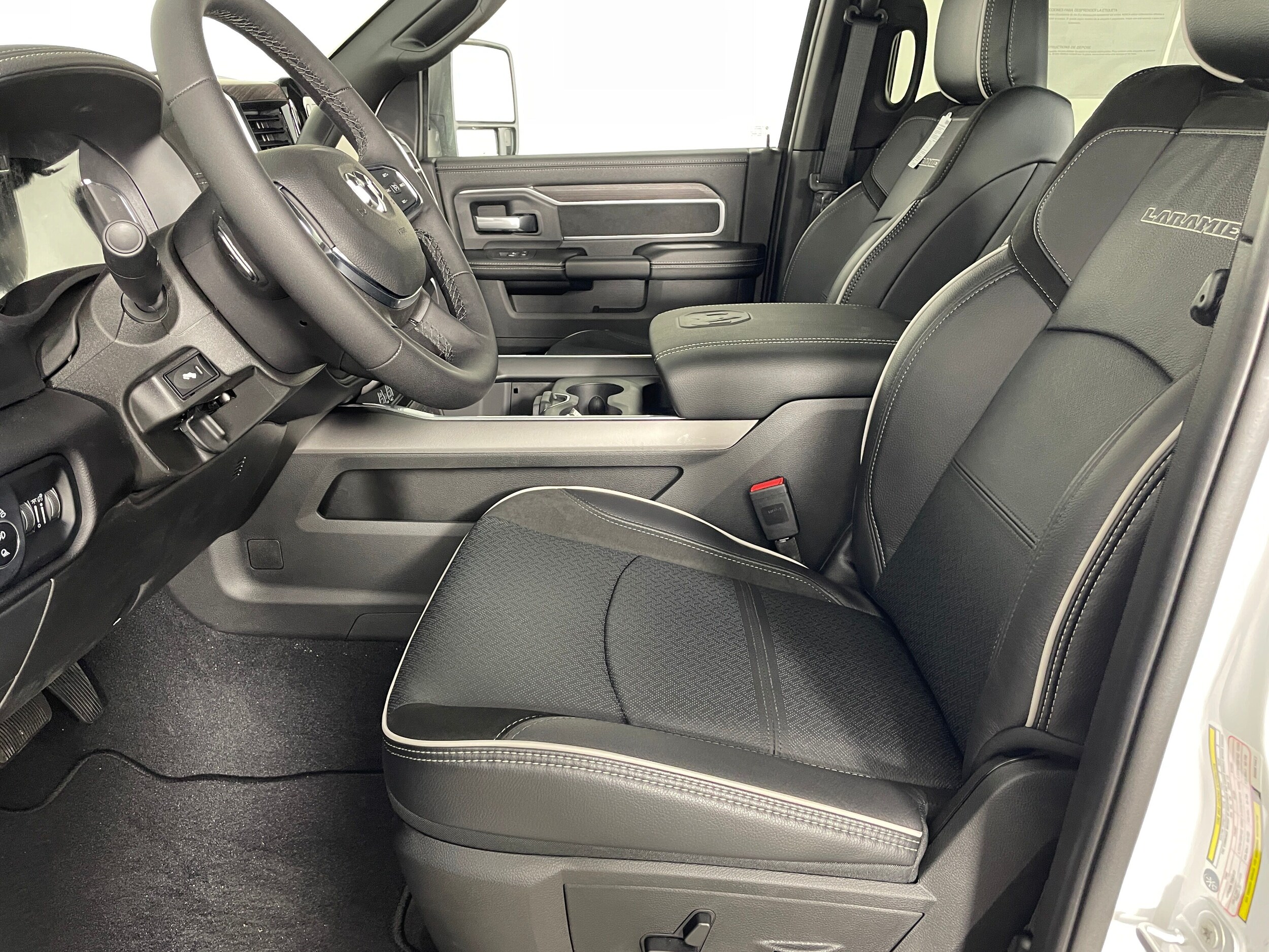 2025 Ram 2500 Laramie photo 2