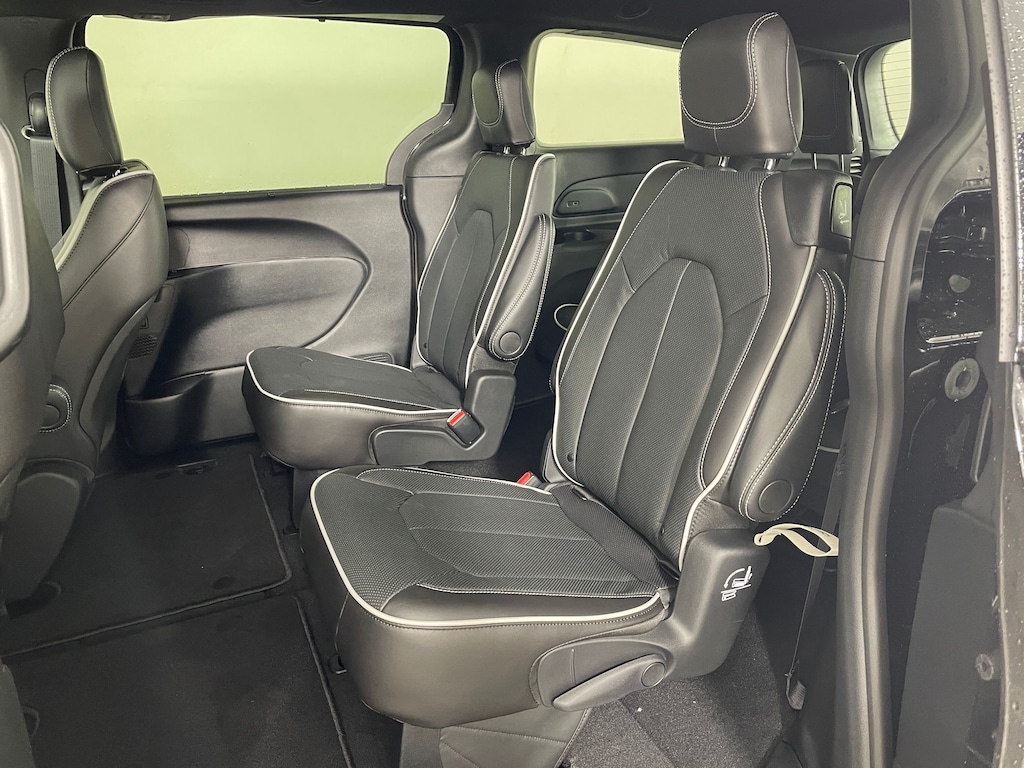 New 2026 Chrysler Pacifica LIMITED Passenger Van