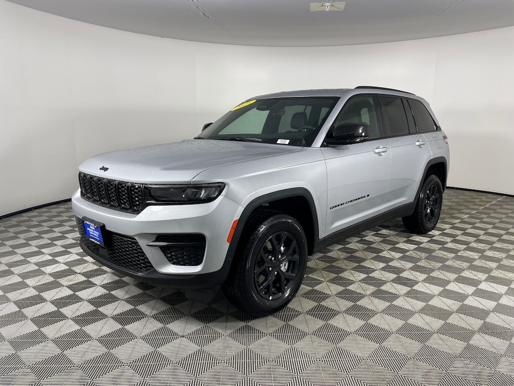 New 2025 Jeep Grand Cherokee ALTITUDE 4X4 Sport Utility