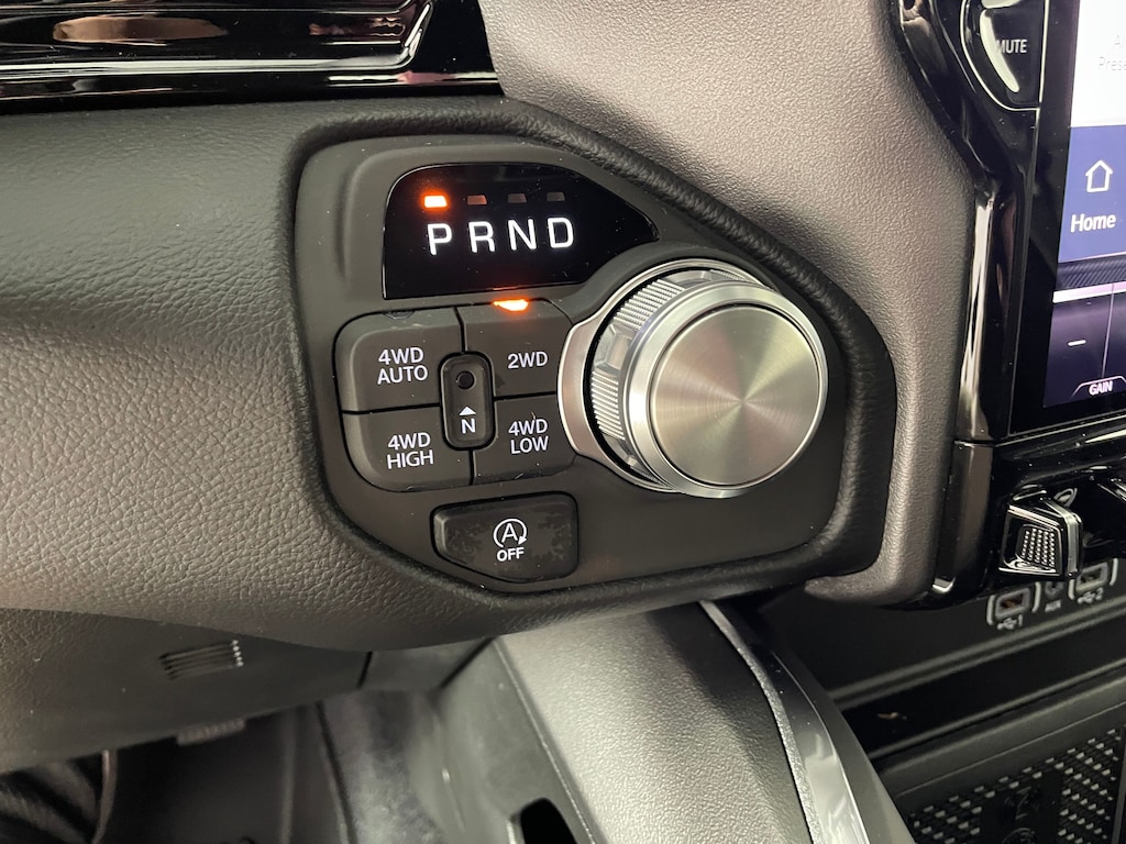 New 2026 Ram 1500 LARAMIE CREW CAB 4X4 5'7 BOX Pickup