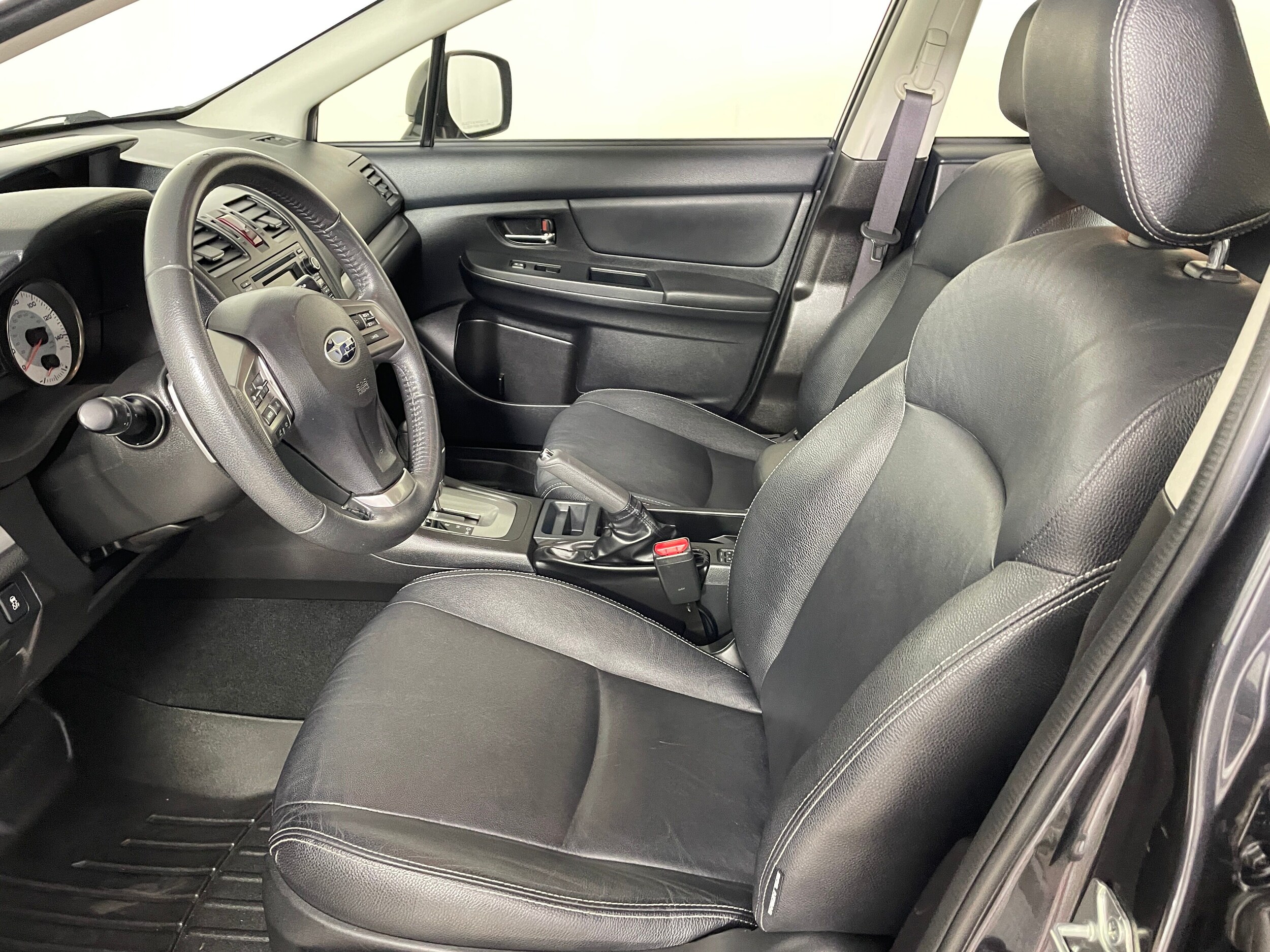 2014 Subaru Impreza 2.0i Sport Limited photo 2
