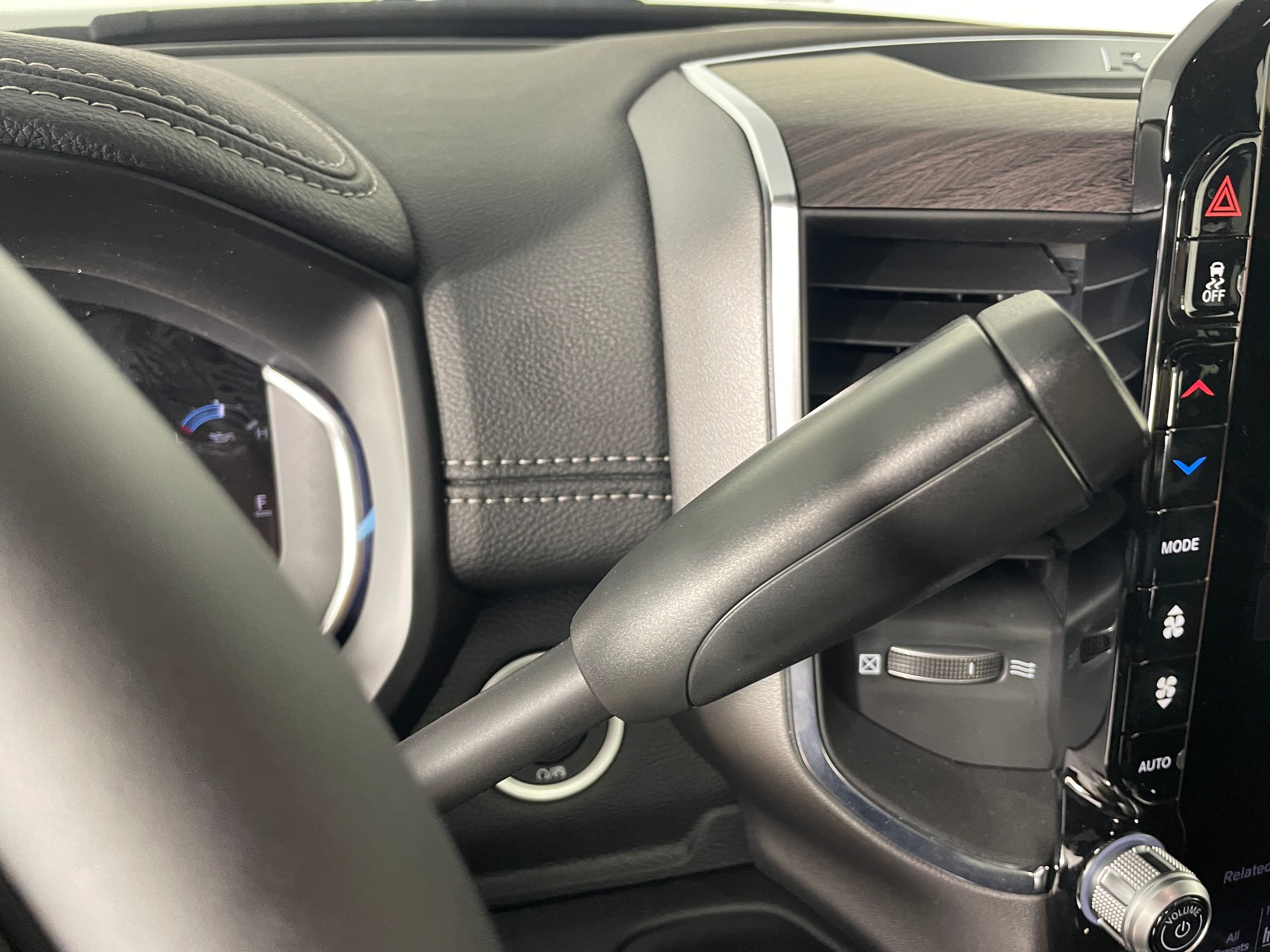 2026 RAM 2500 Laramie - Photo 9