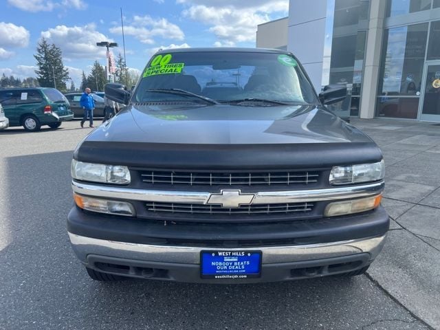 2000 Chevrolet Silverado 2500 LT photo 3
