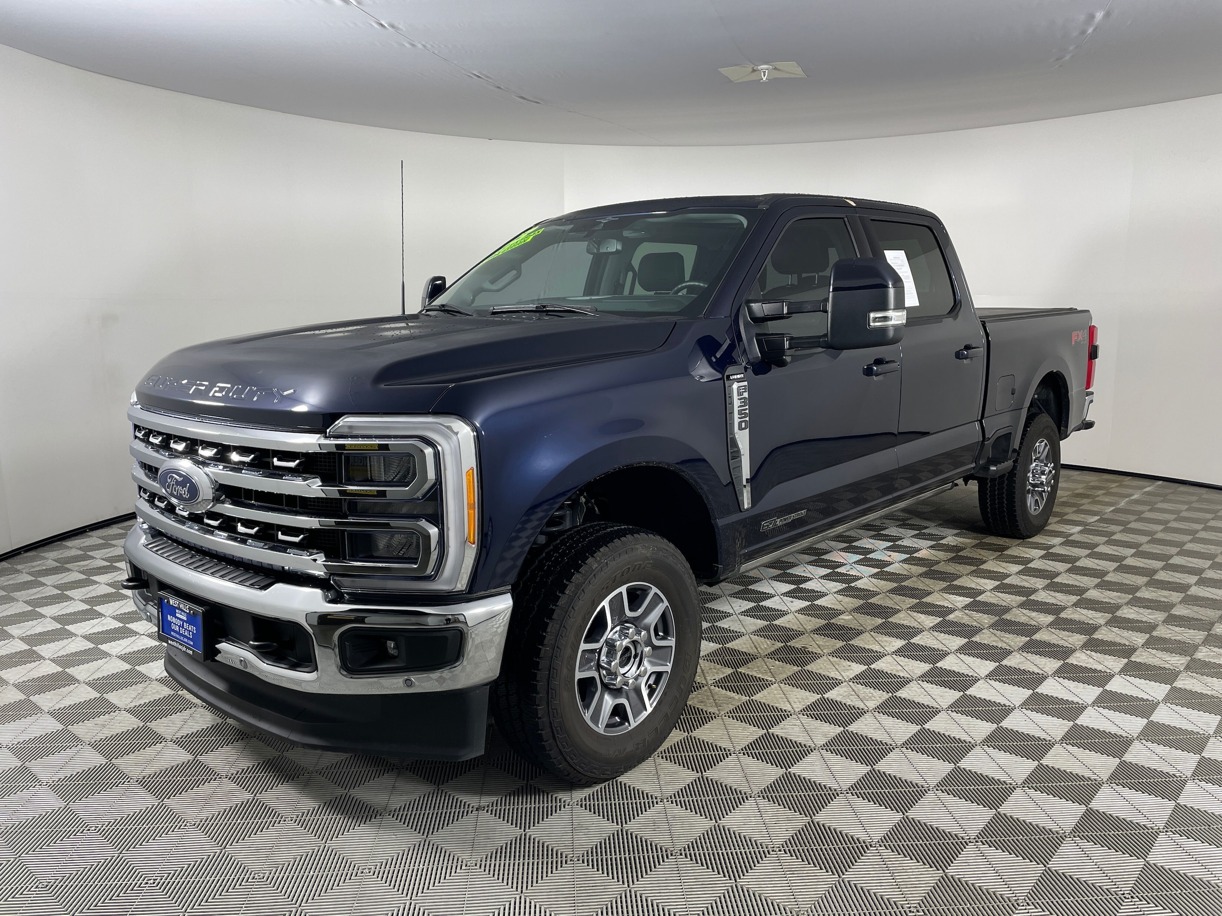 2023 Ford F-350 Super Duty Lariat's photo