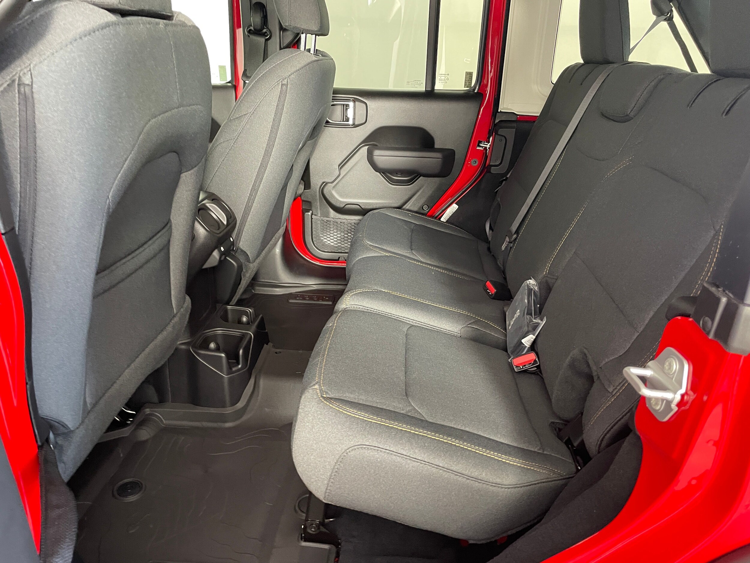 2025 Jeep Wrangler Sport S photo 4