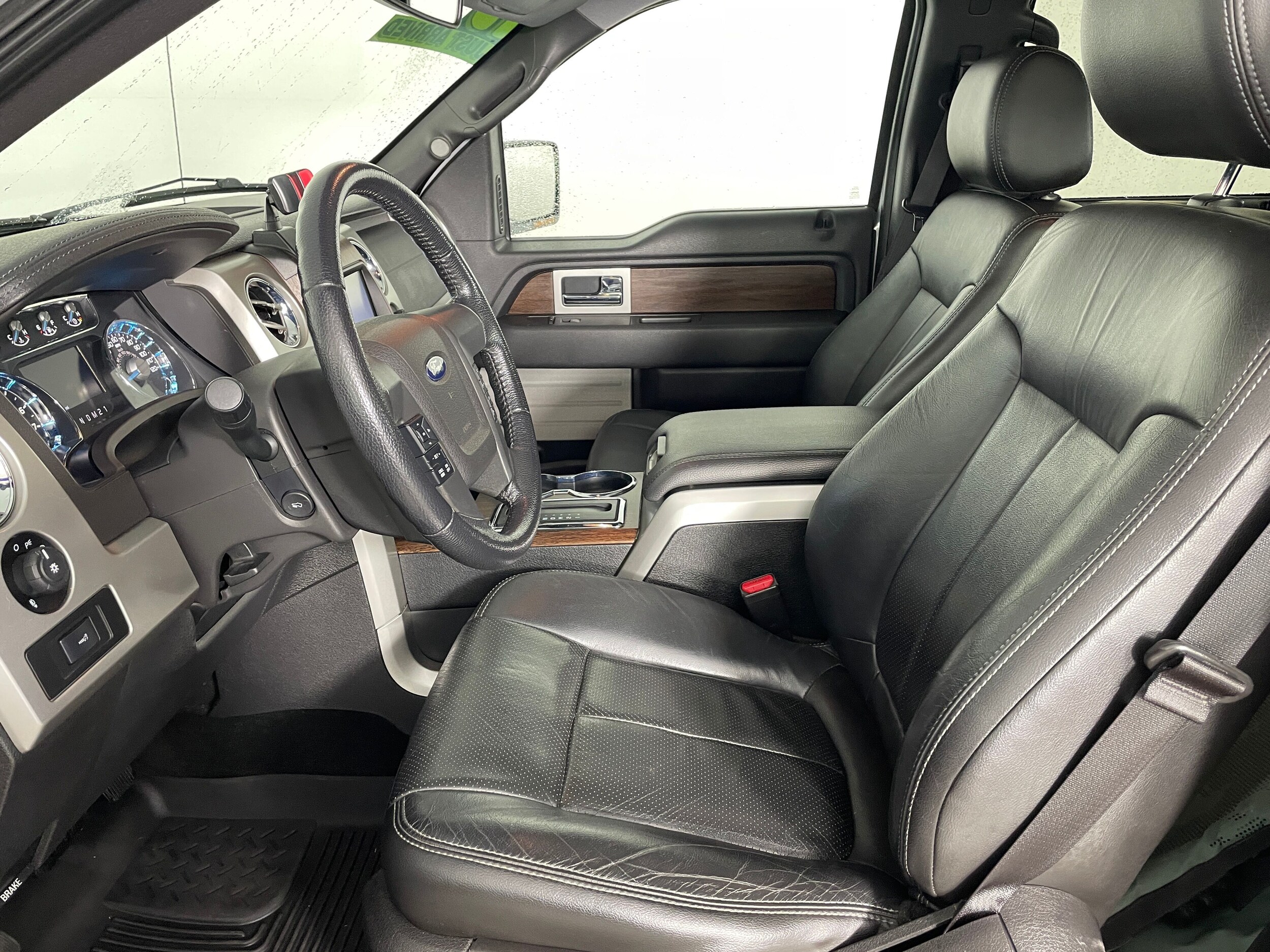 2013 Ford F-150 Lariat photo 2