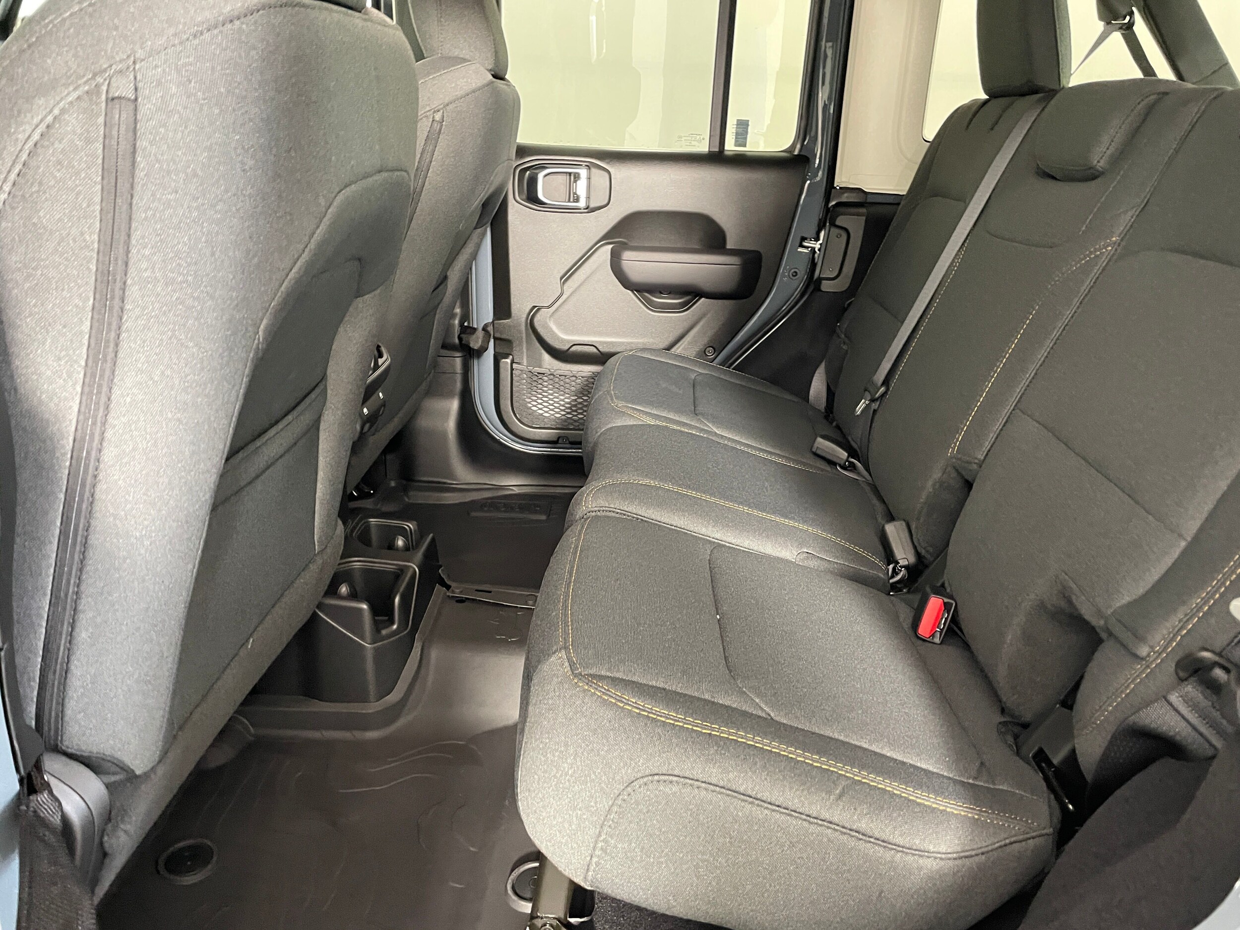 2025 Jeep Wrangler Sport S photo 4