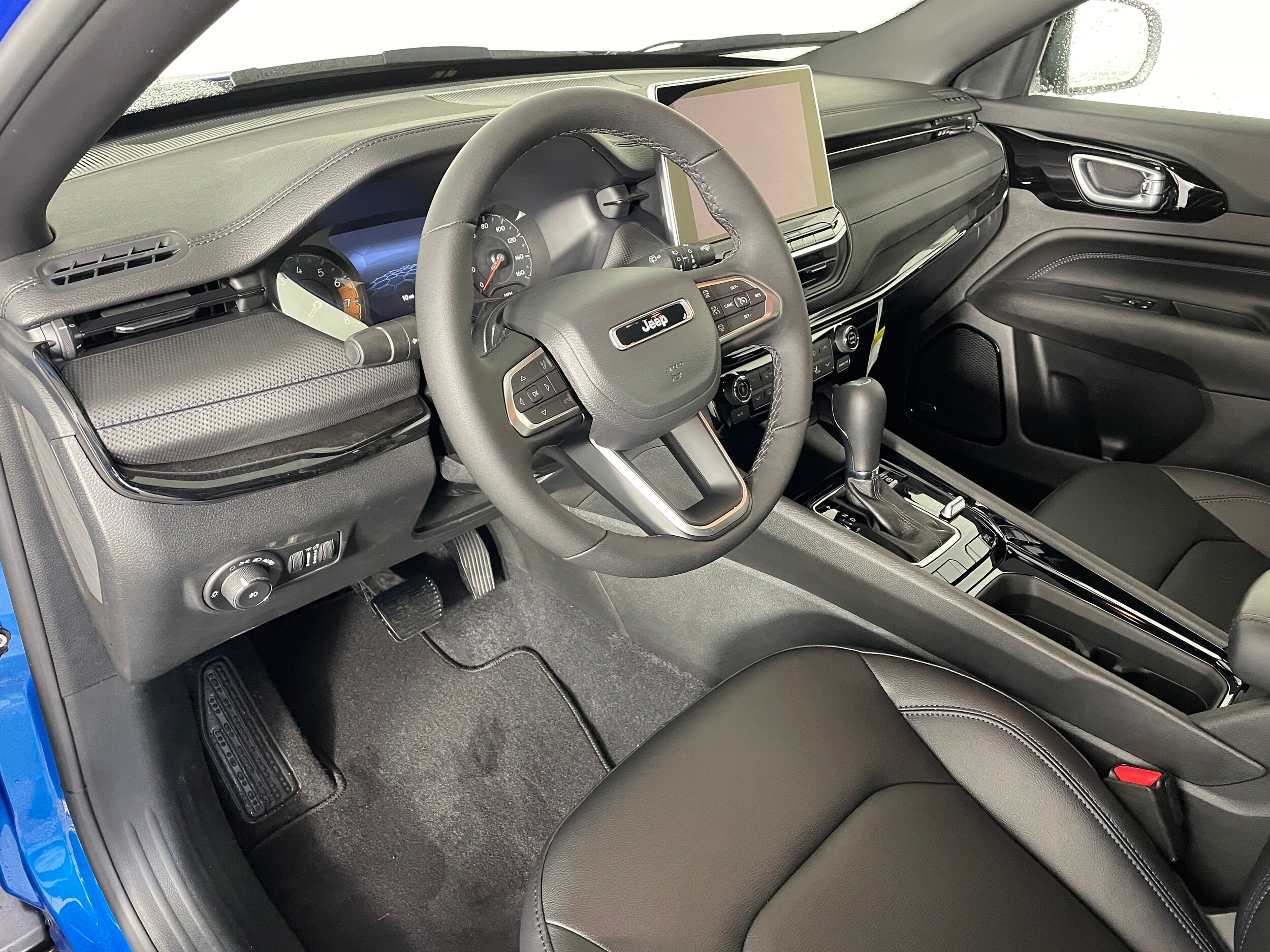 2025 Jeep Compass Limited photo 2