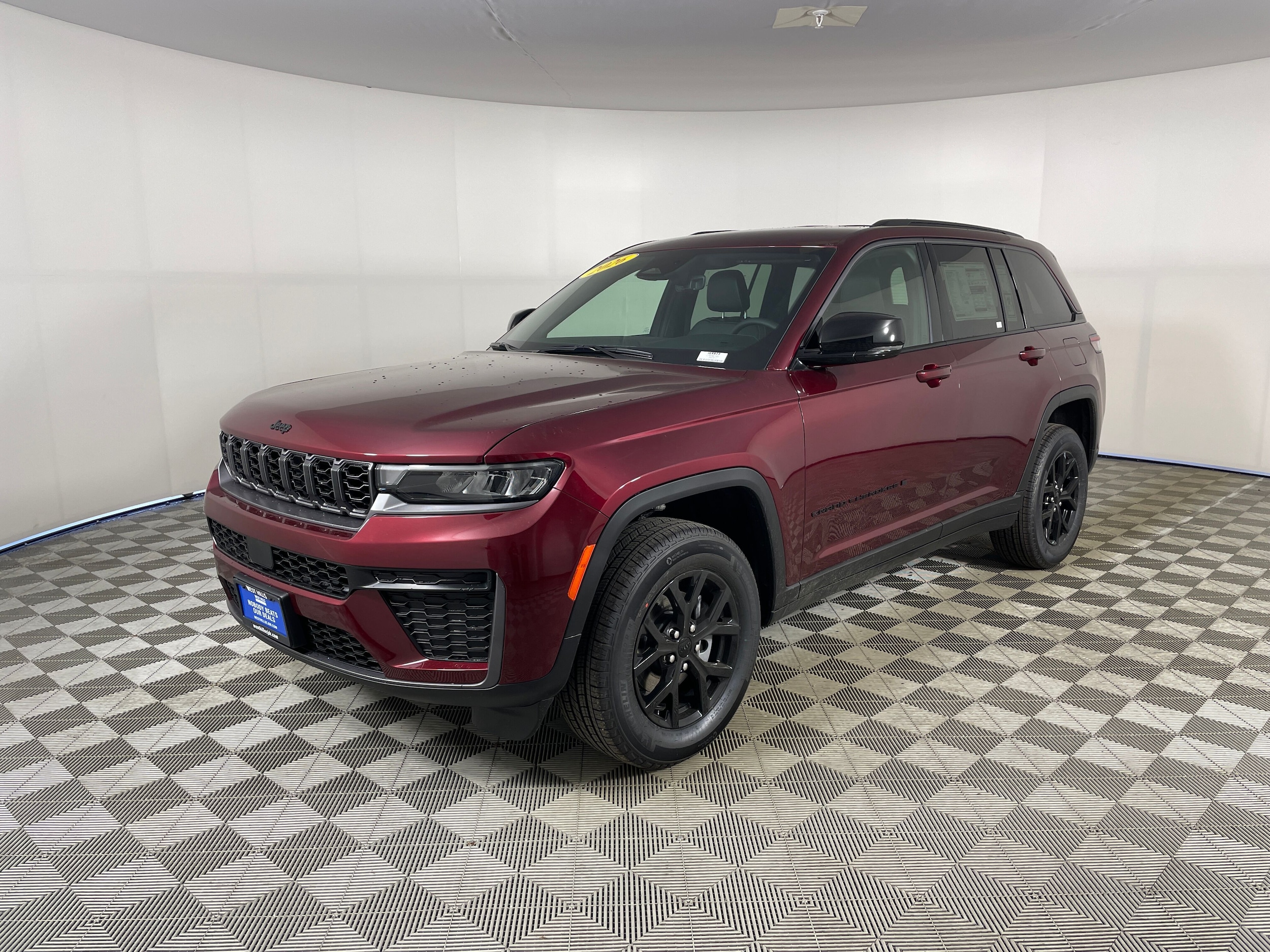 2026 Jeep Grand Cherokee Laredo Altitude 4x4's photo