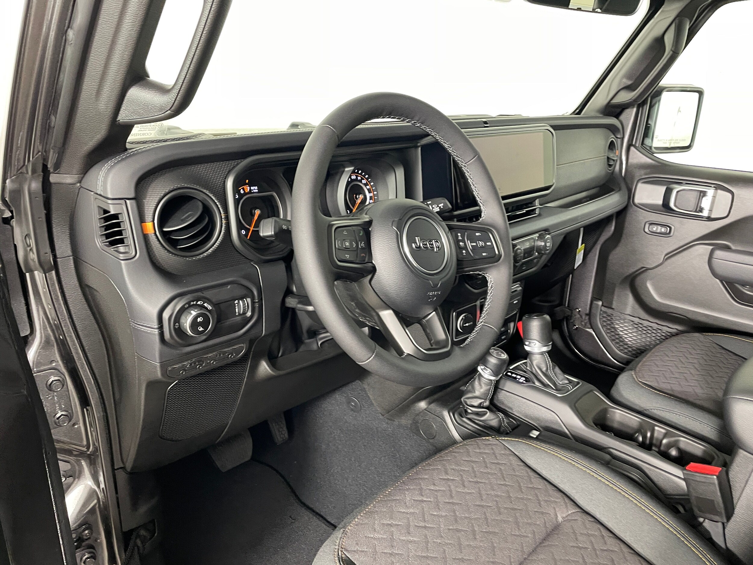 2025 Jeep Gladiator Mojave photo 2