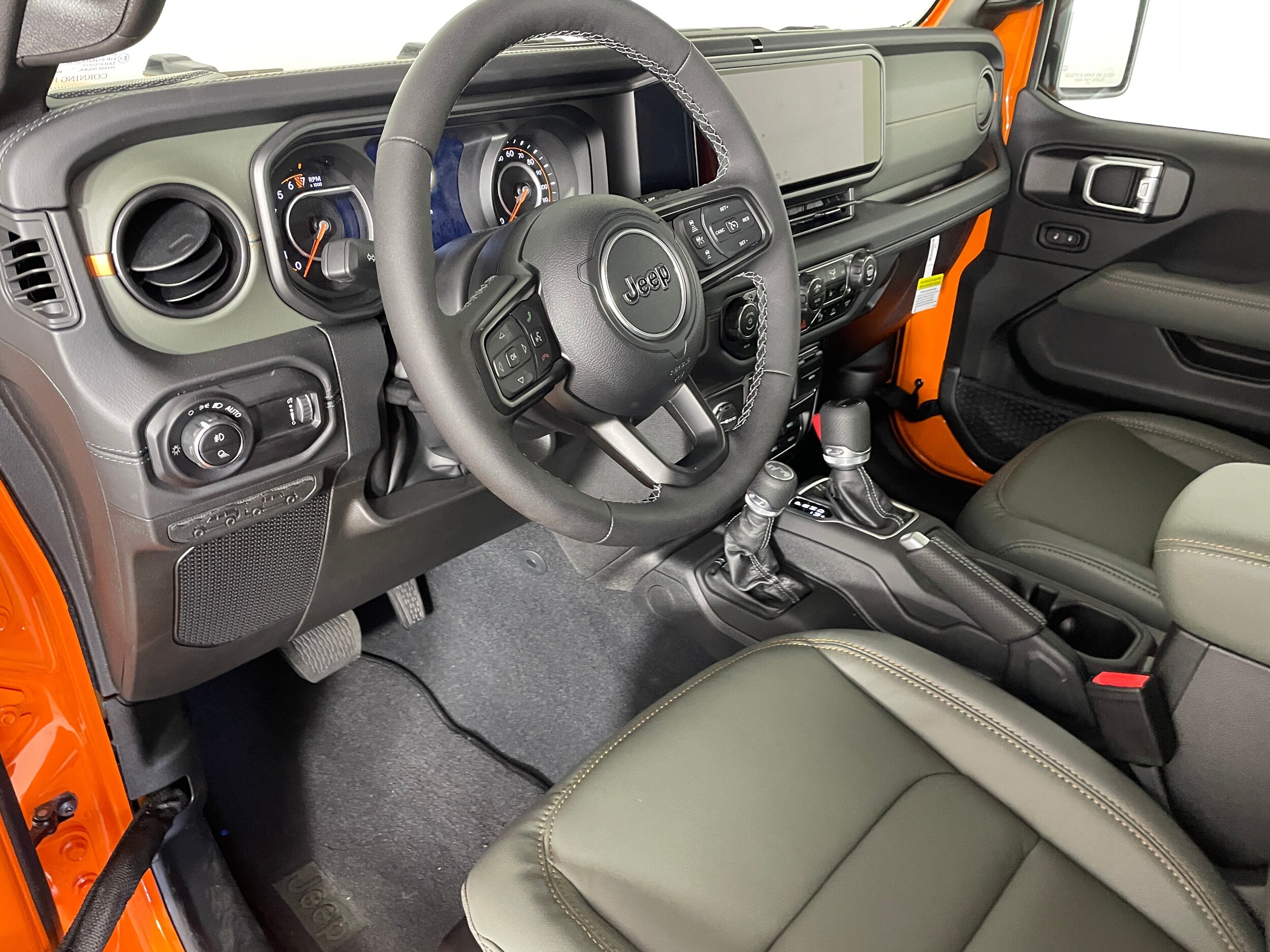 2025 Jeep Gladiator Mojave photo 2