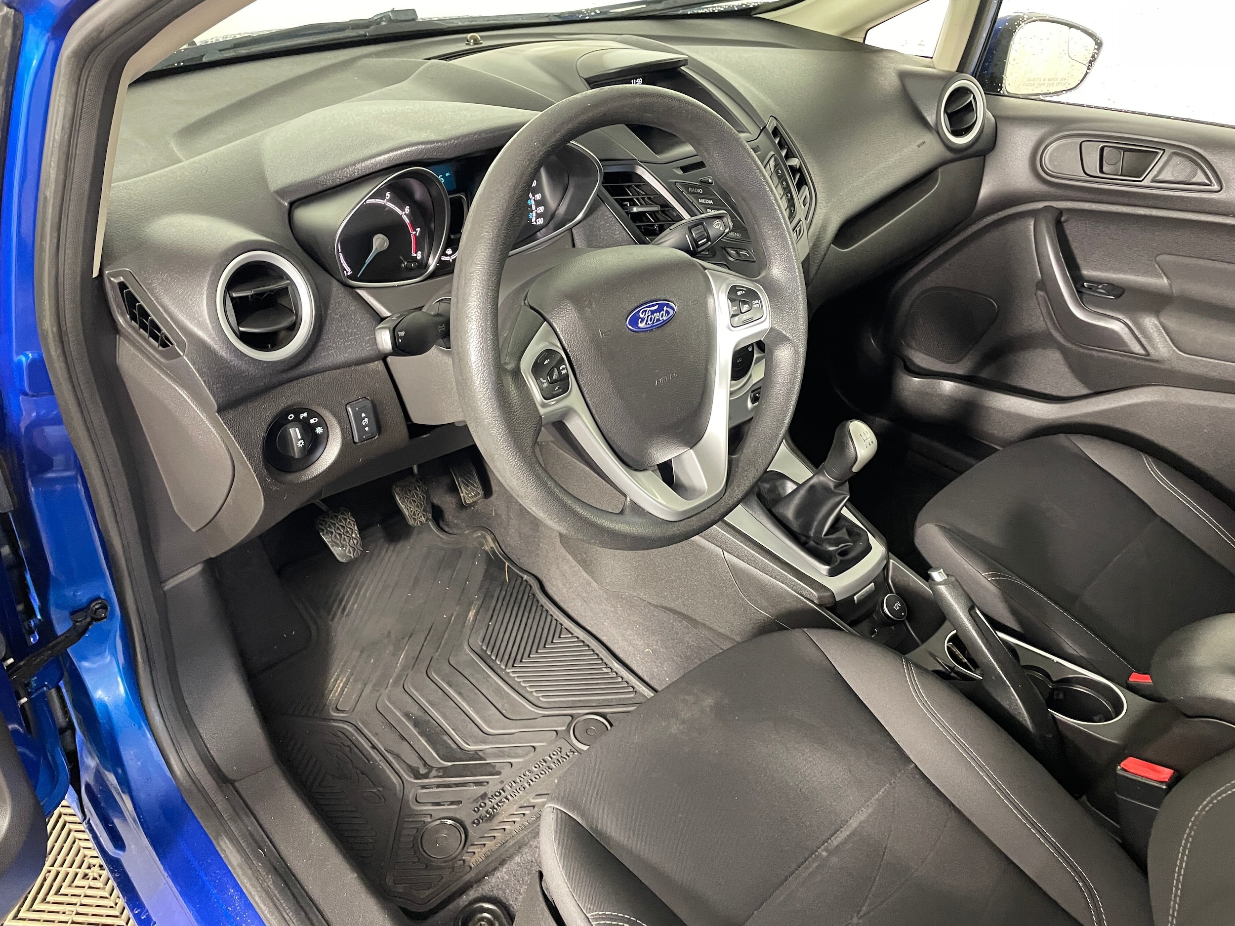 2018 Ford Fiesta SE photo 2