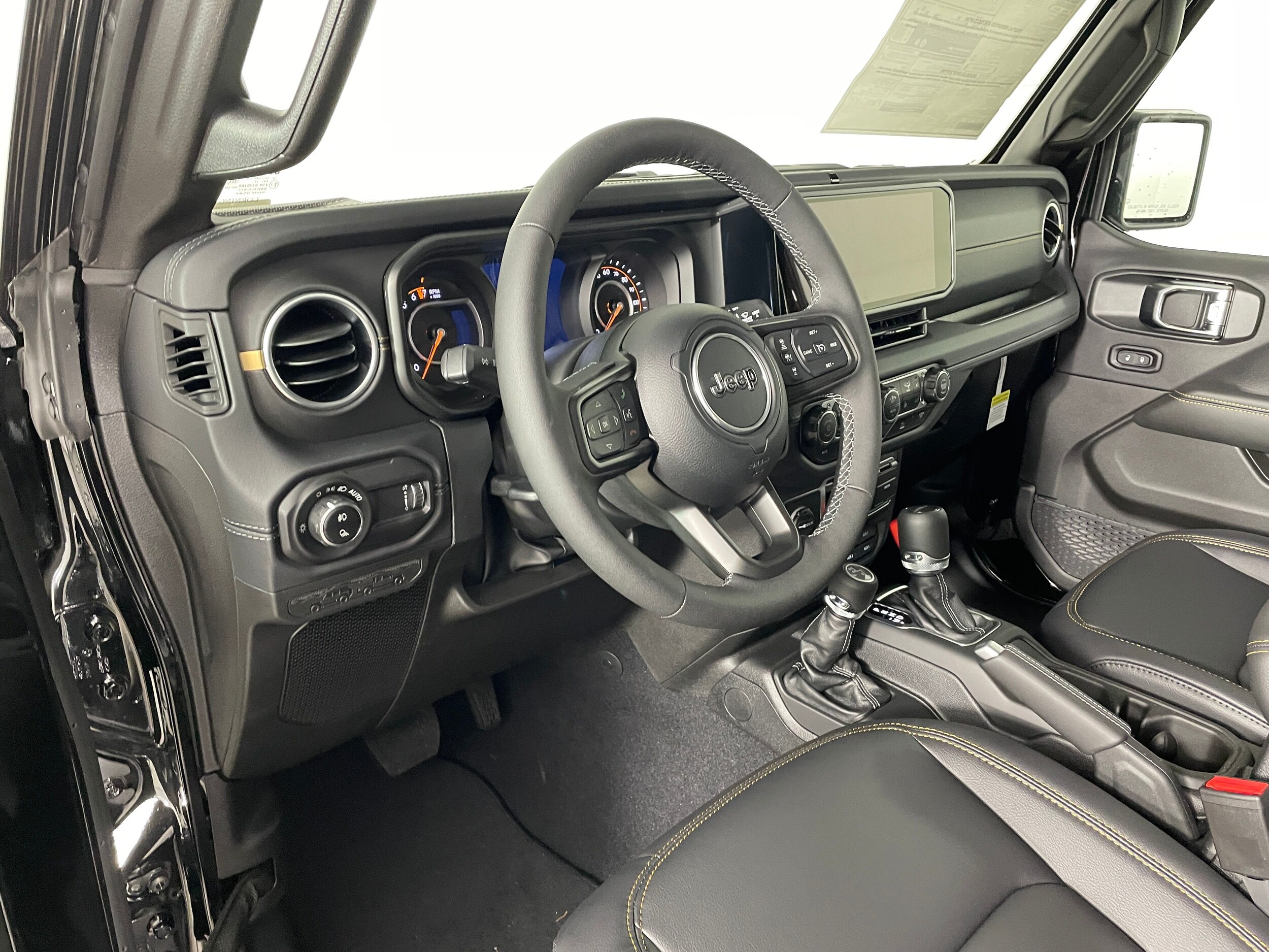 2025 Jeep Gladiator Sport photo 2