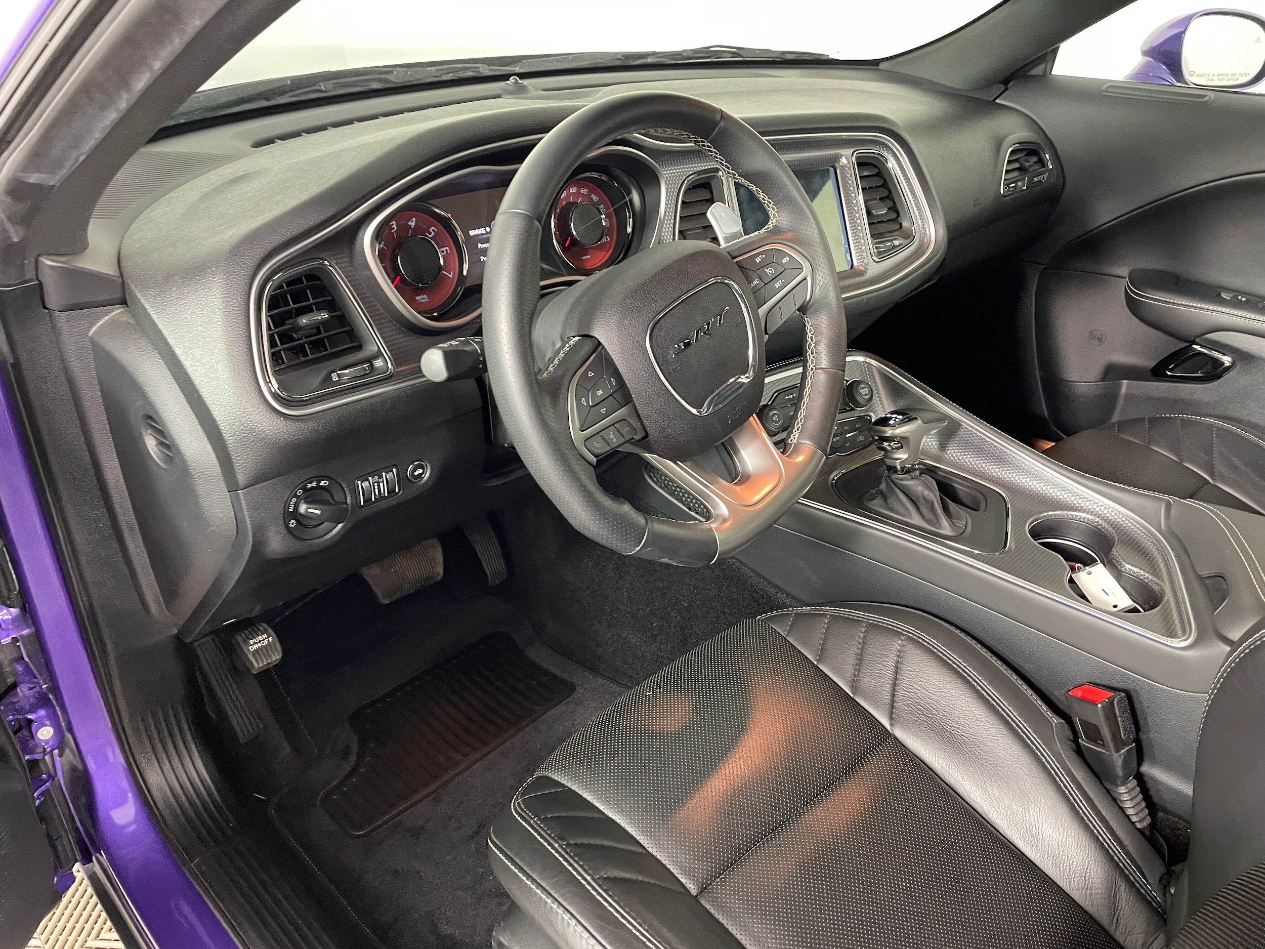 2016 Dodge Challenger SRT Hellcat photo 2