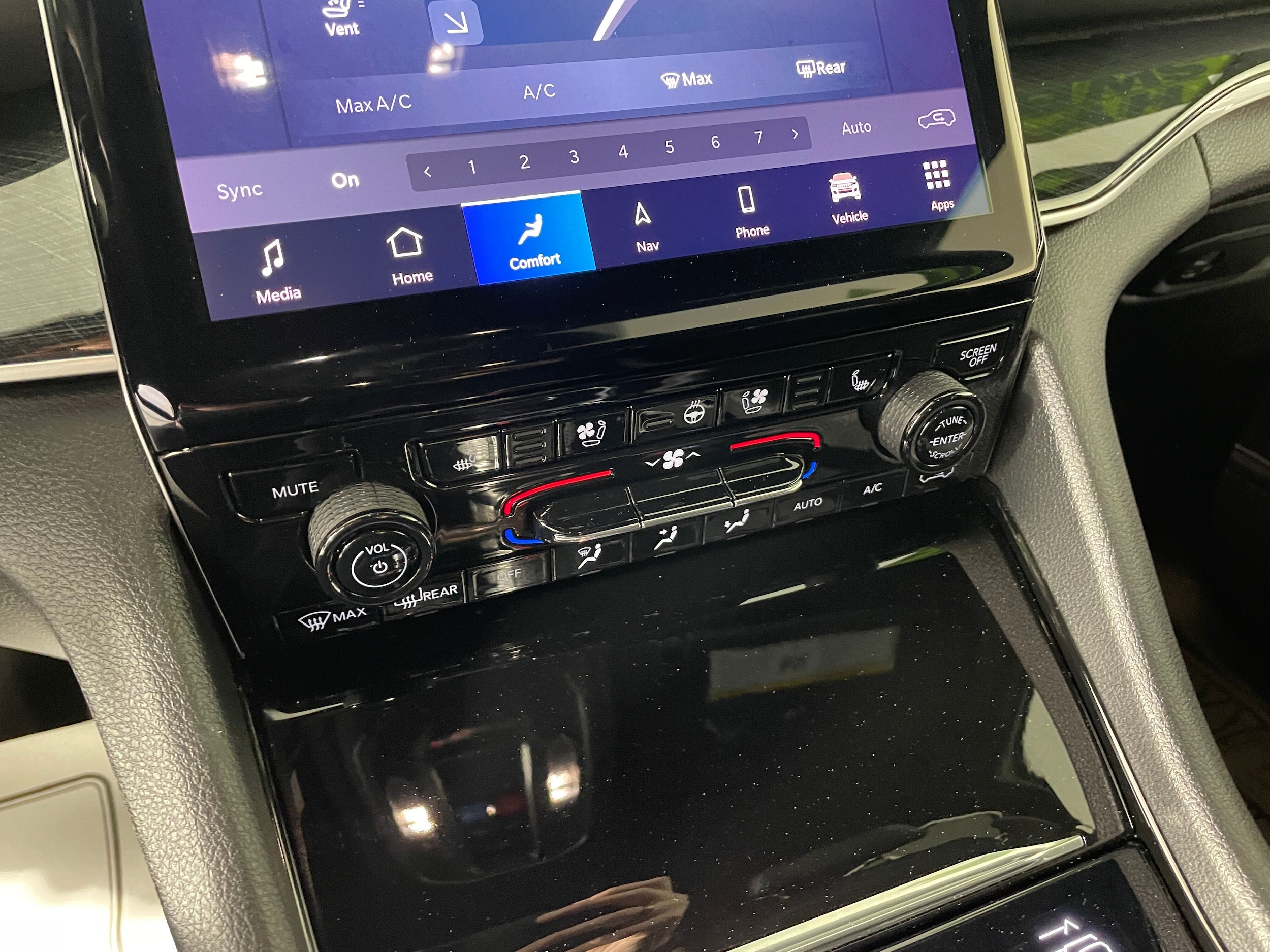 2022 Jeep Grand Cherokee 4xe Trailhawk photo 3