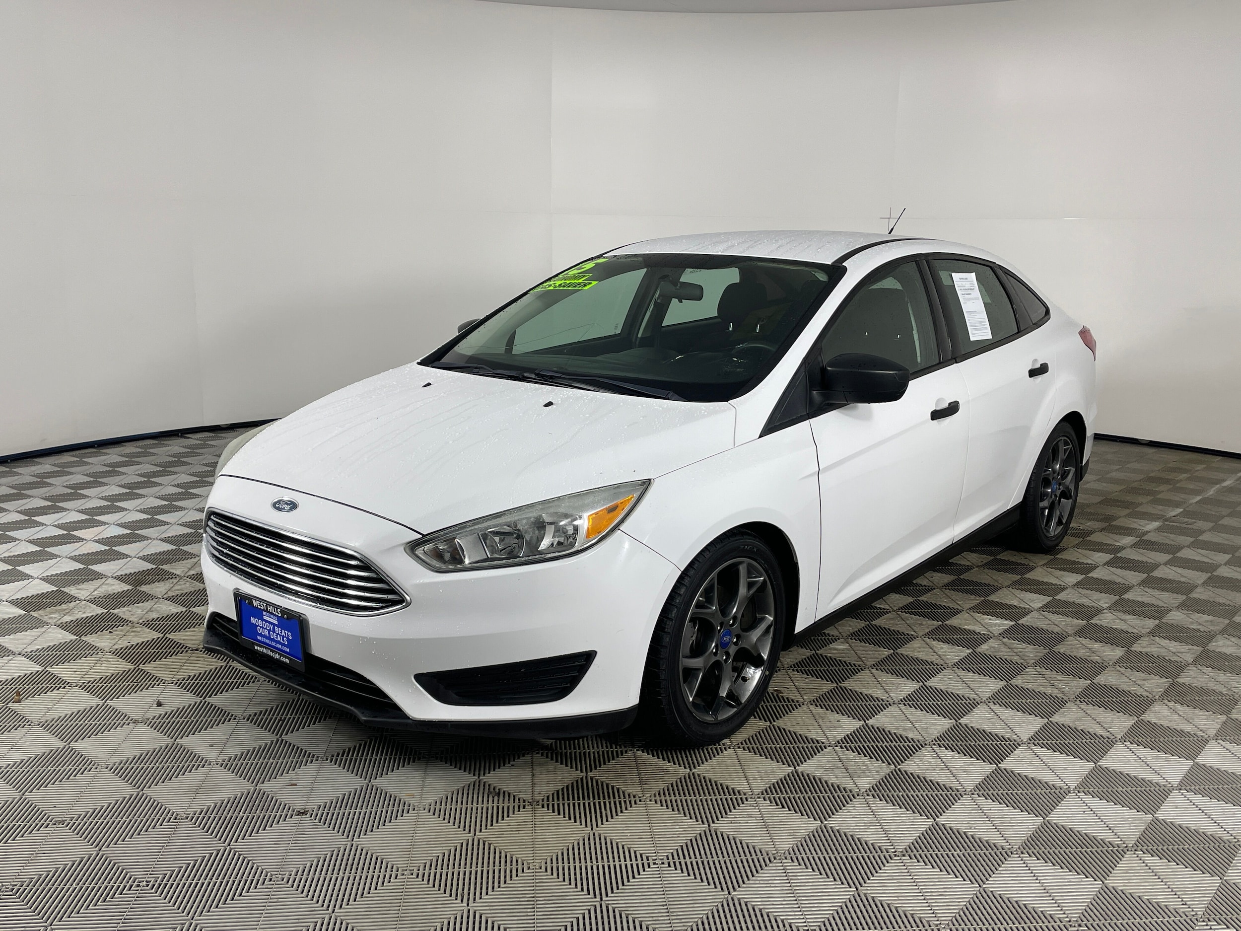 2015 Ford Focus S's photo