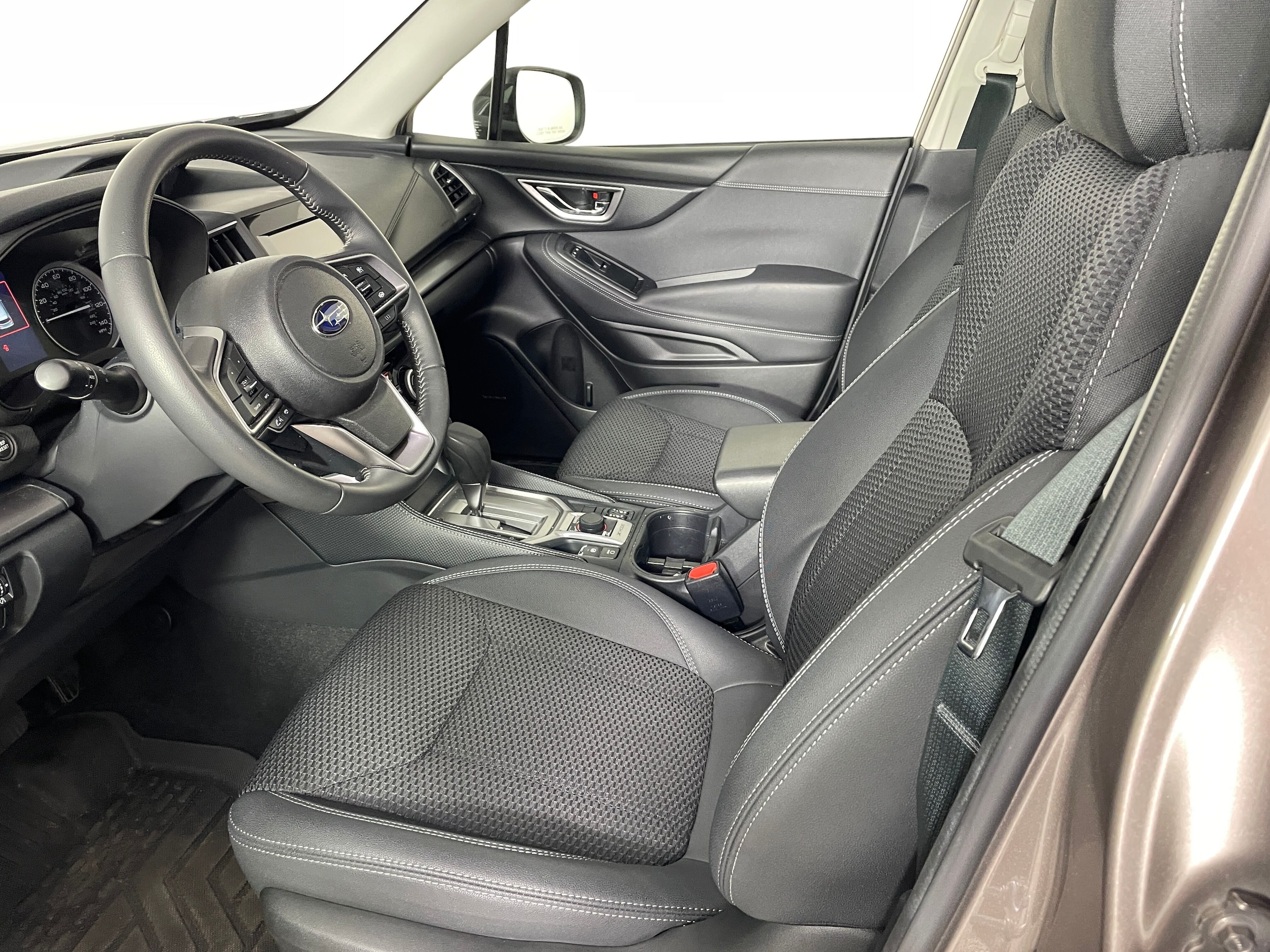 2024 Subaru Forester Premium photo 2