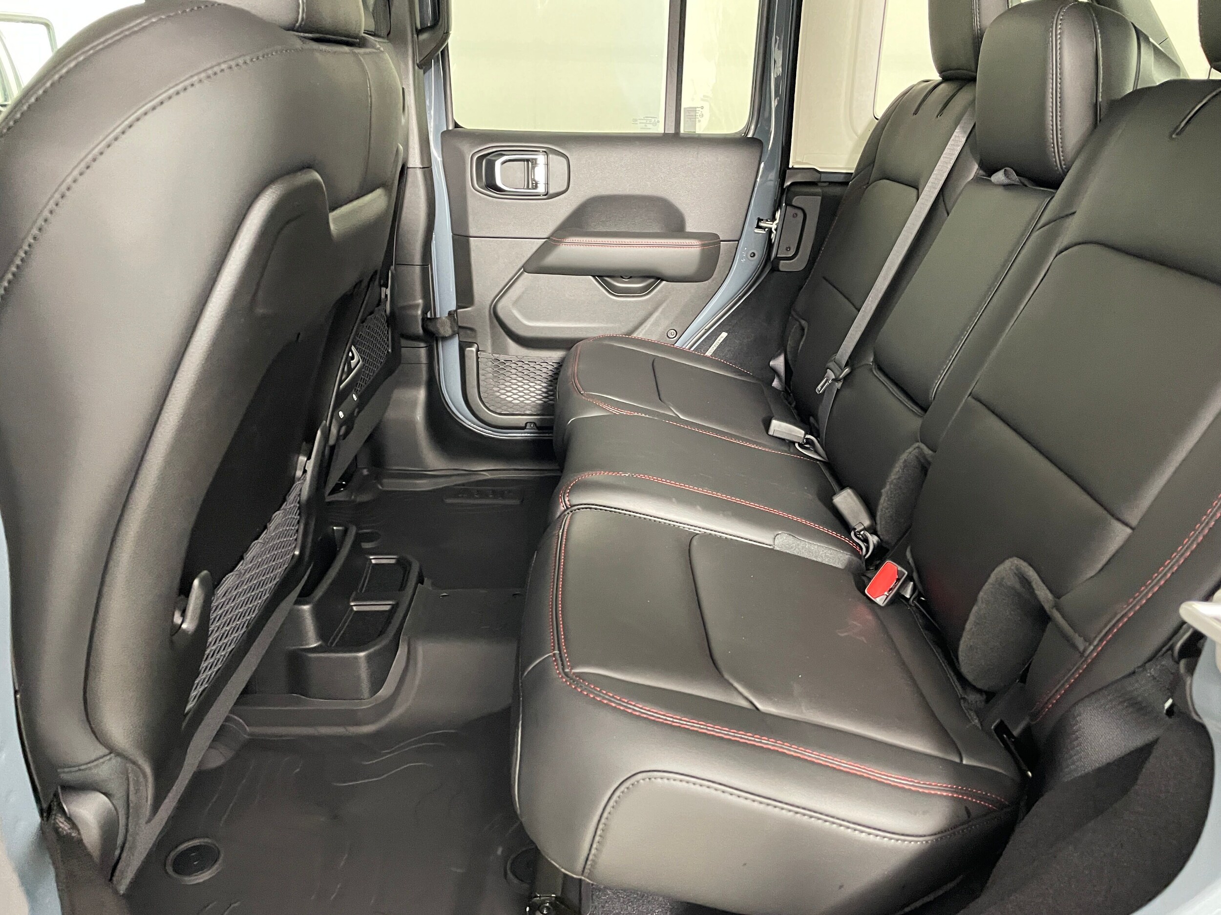 2025 Jeep Wrangler Rubicon photo 3