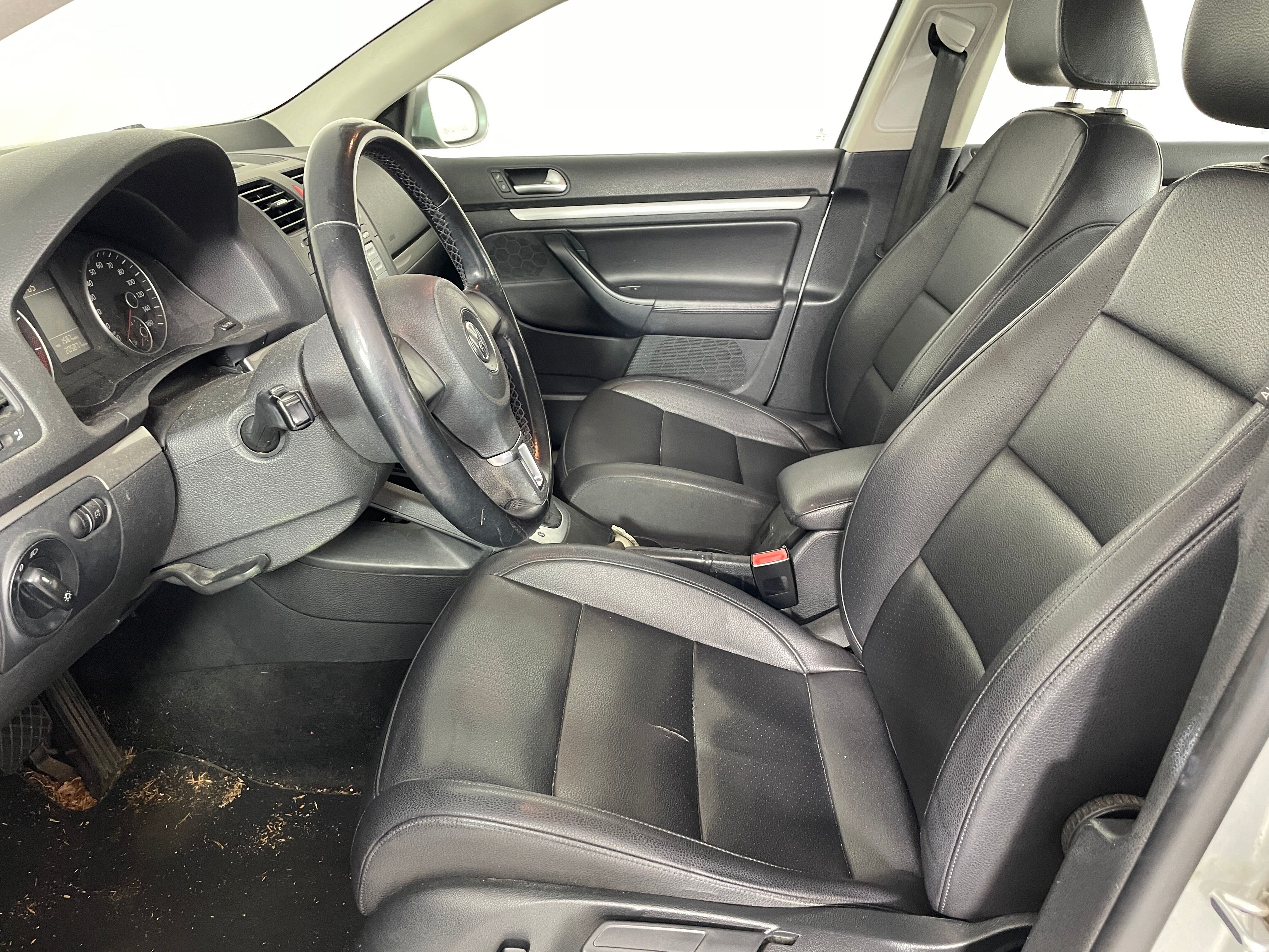 Used 2010 Volkswagen Jetta Limited Edition with VIN 3VWRZ7AJ4AM114253 for sale in Bremerton, WA