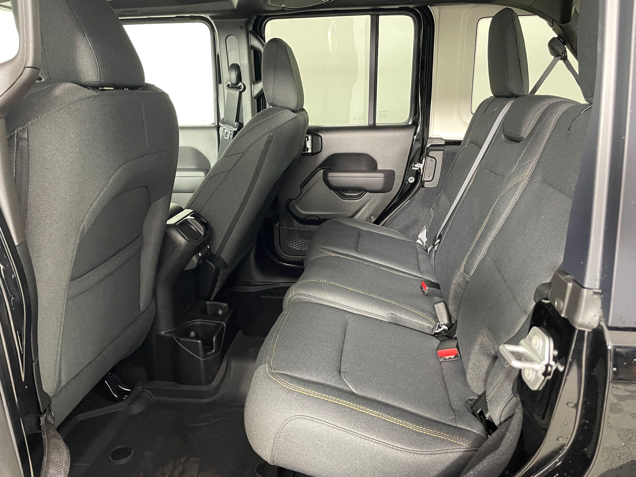 2025 Jeep Wrangler Sport S photo 4