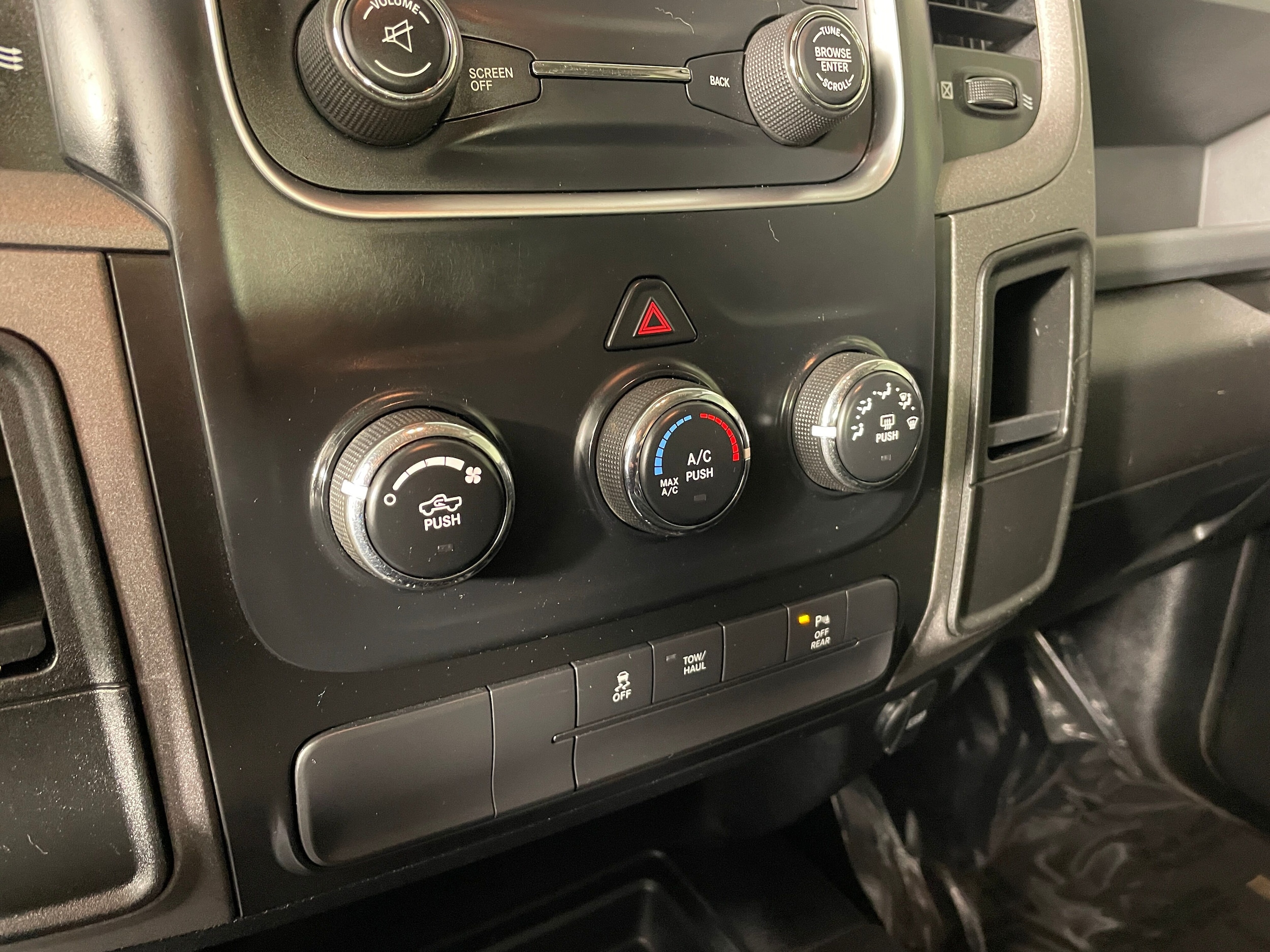 2016 Ram 2500 Tradesman photo 3