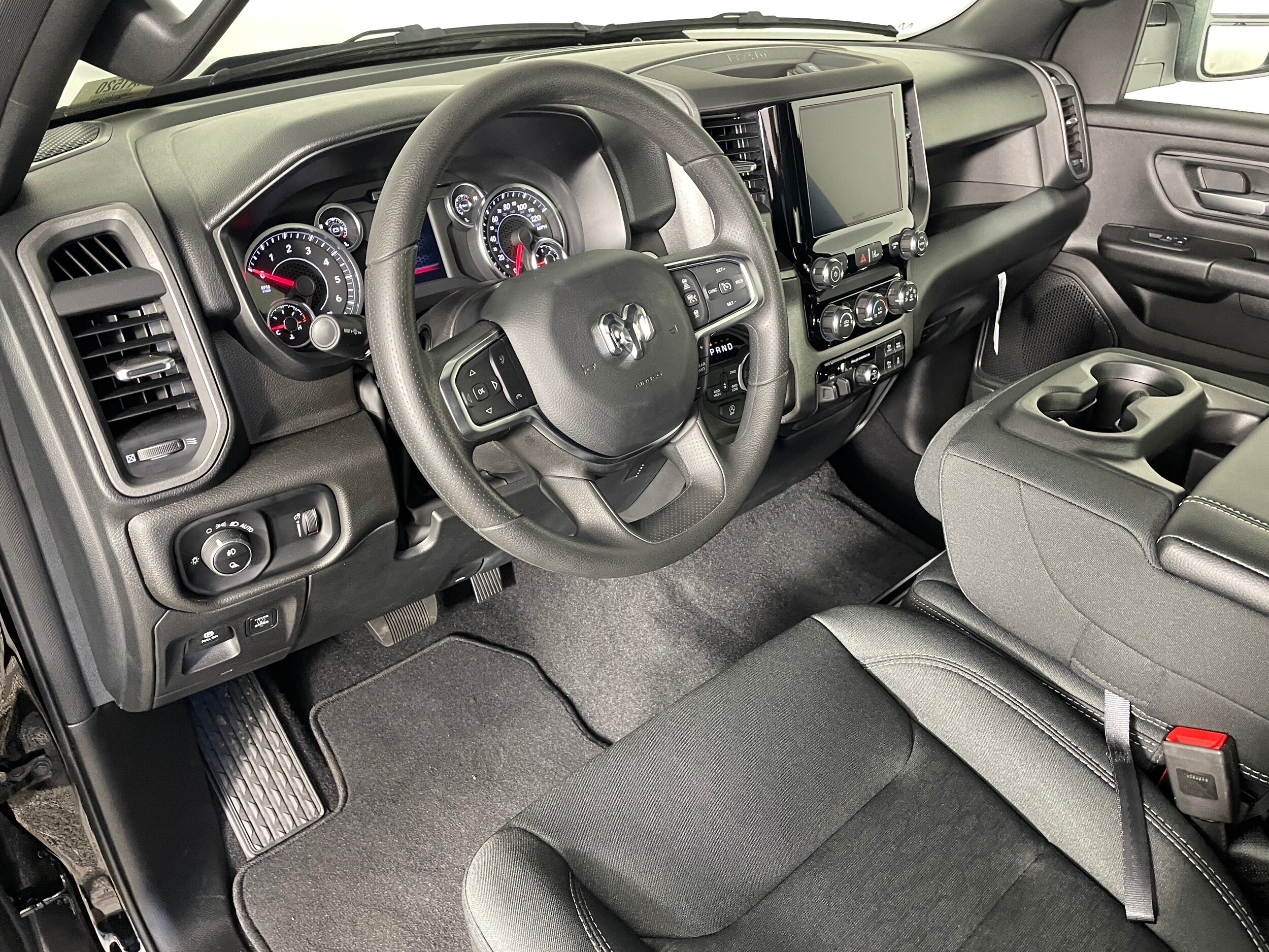 2025 Ram 1500 Tradesman photo 2