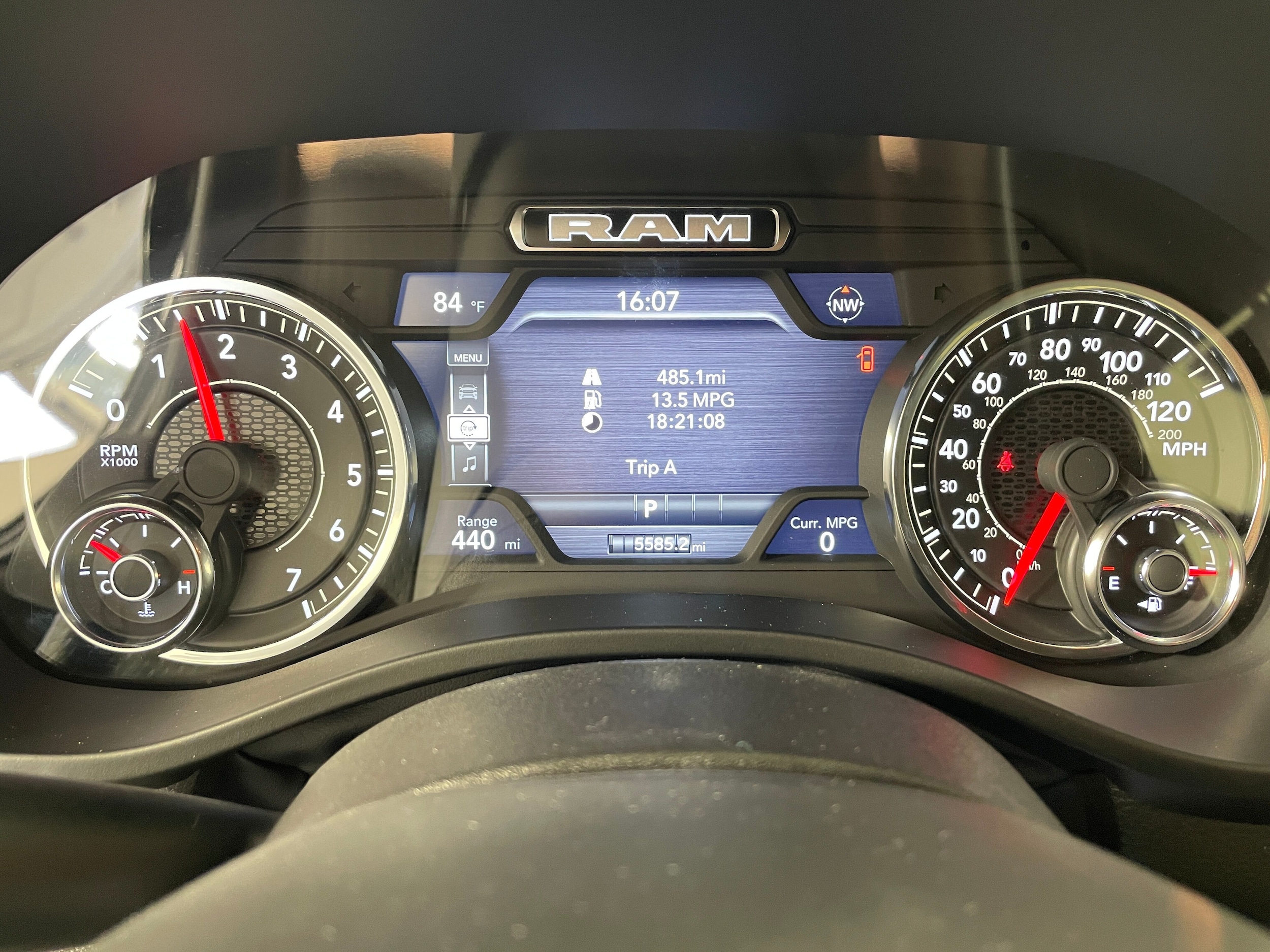 2025 Ram 1500 Tradesman photo 4