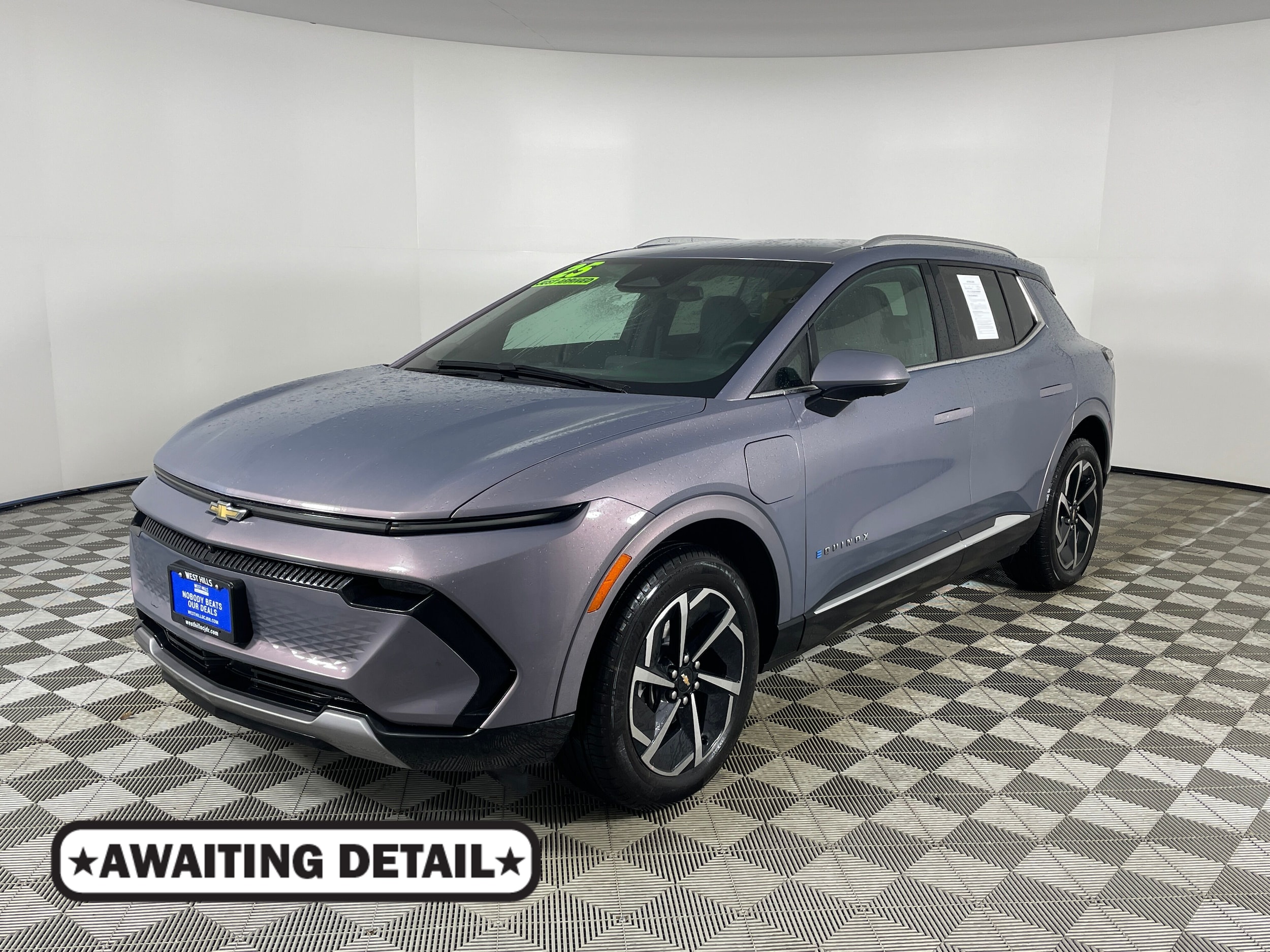 2025 Chevrolet Equinox EV LT's photo