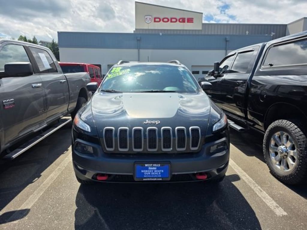 Used 2018 Jeep Cherokee Trailhawk 4x4 SUV