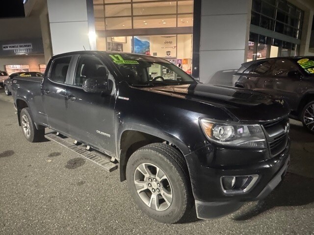 2017 Chevrolet Colorado Z71 photo 2