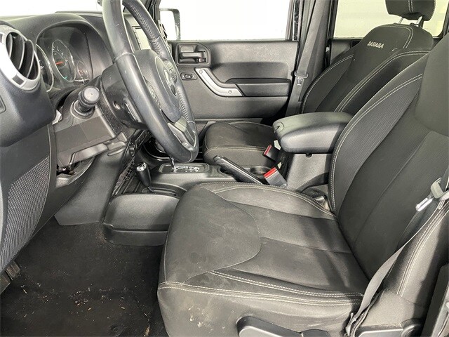 2018 Jeep Wrangler Unlimited Sahara photo 2