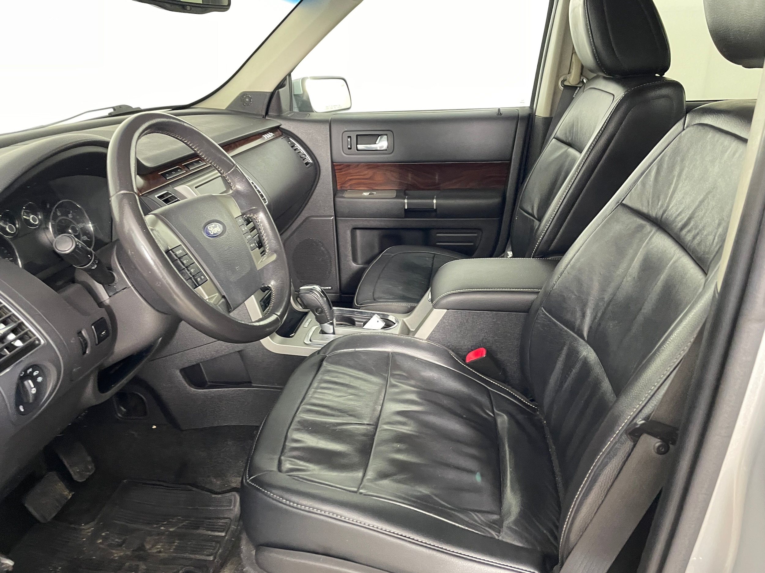 Used 2009 Ford Flex SEL with VIN 2FMDK52C49BA04687 for sale in Bremerton, WA