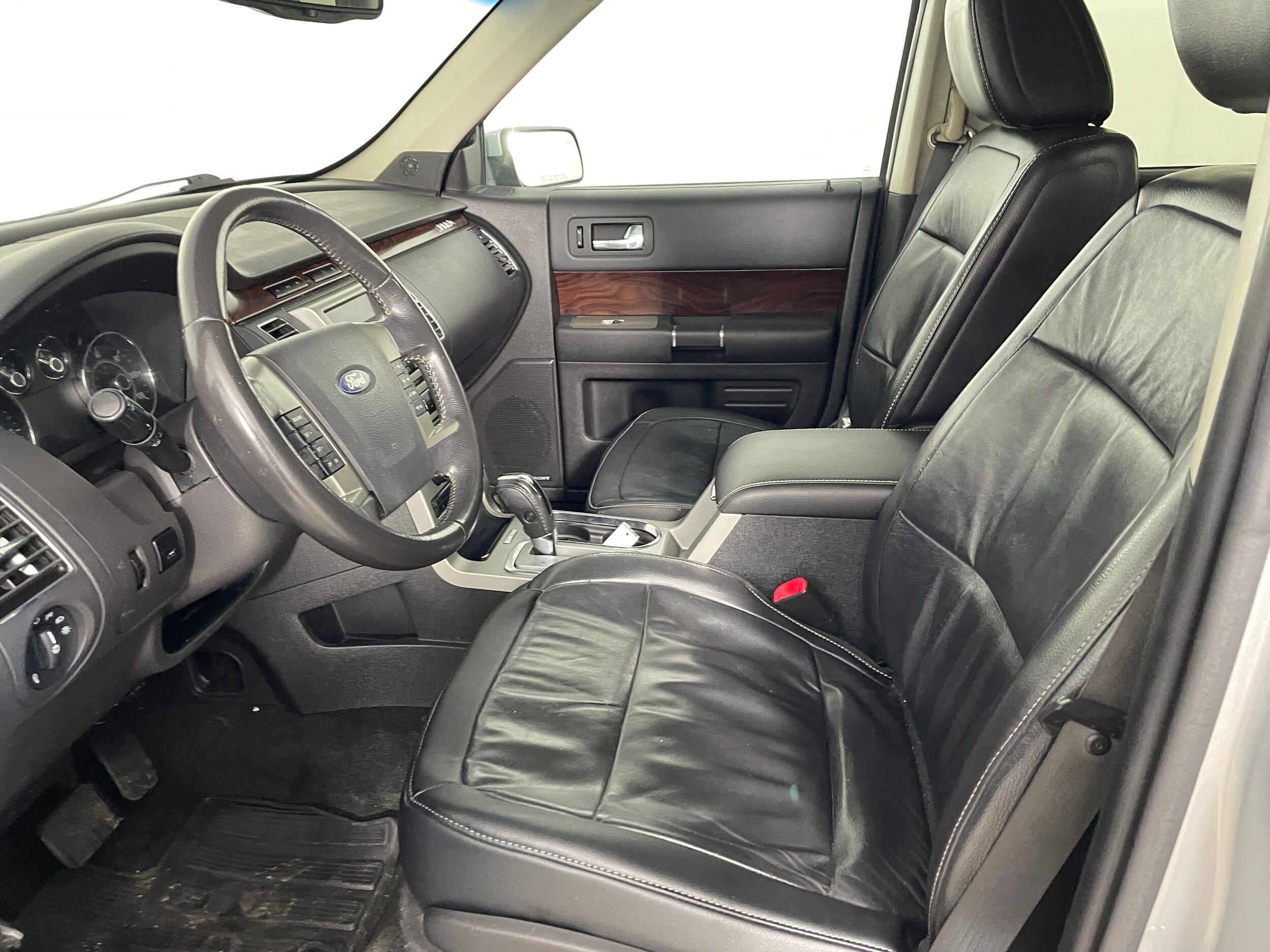 2009 Ford Flex SEL photo 2