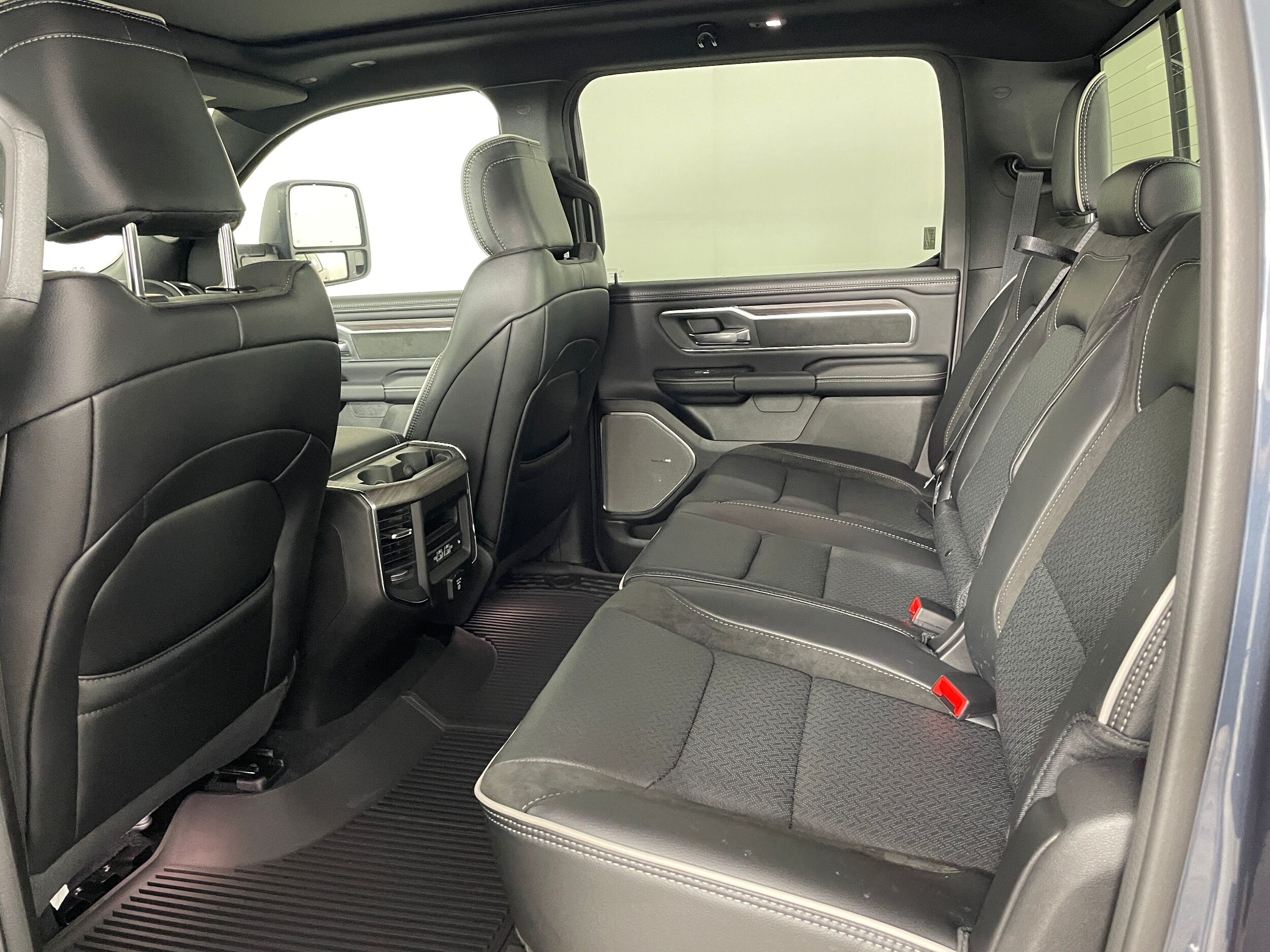 2026 Ram 1500 Laramie photo 4